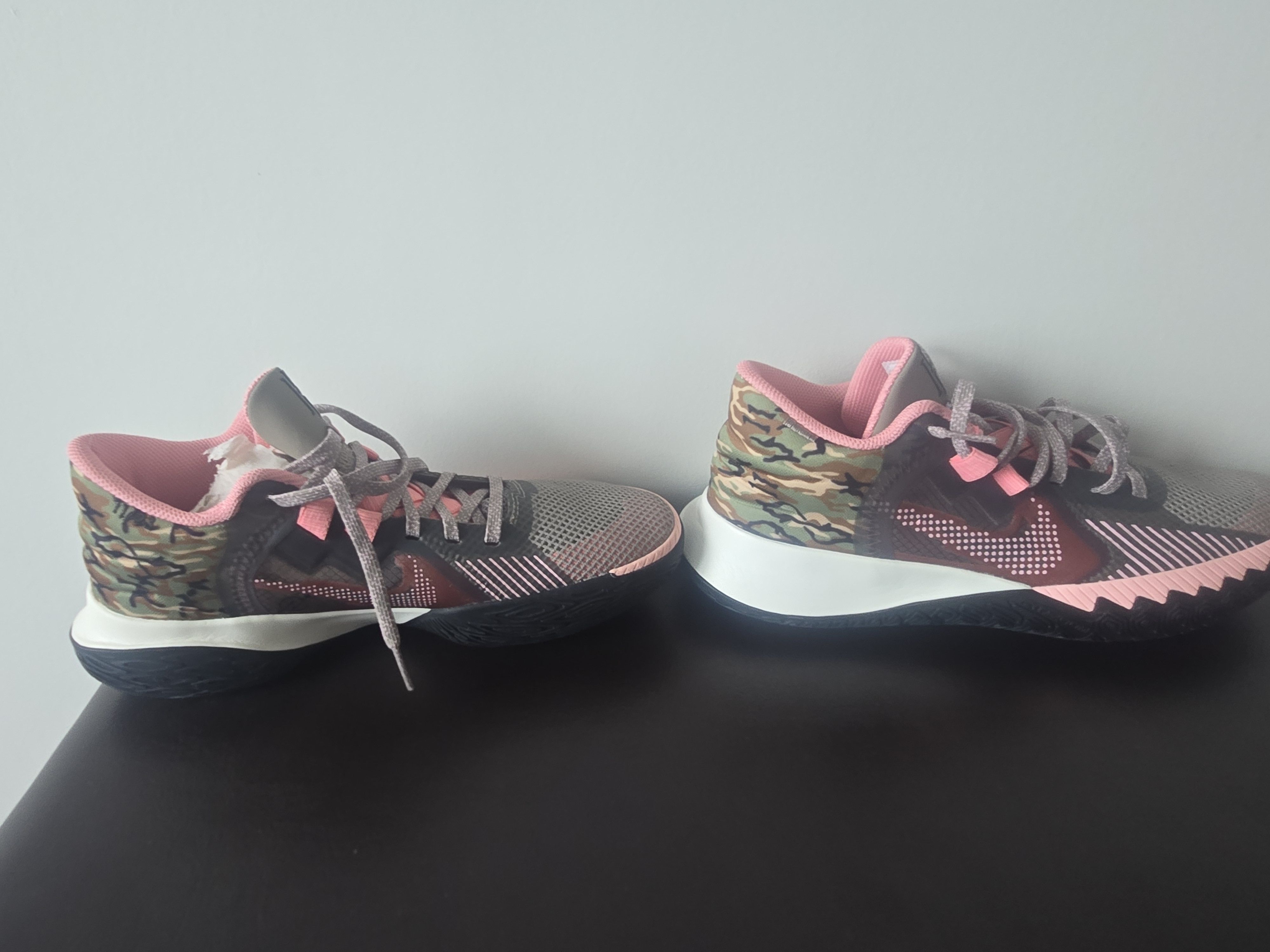 Nike Nike Kyrie Basketball Shoes Grey Coral Kyrie Irving Sneakers Size US 7.5 / IT 37.5 - 4 Thumbnail