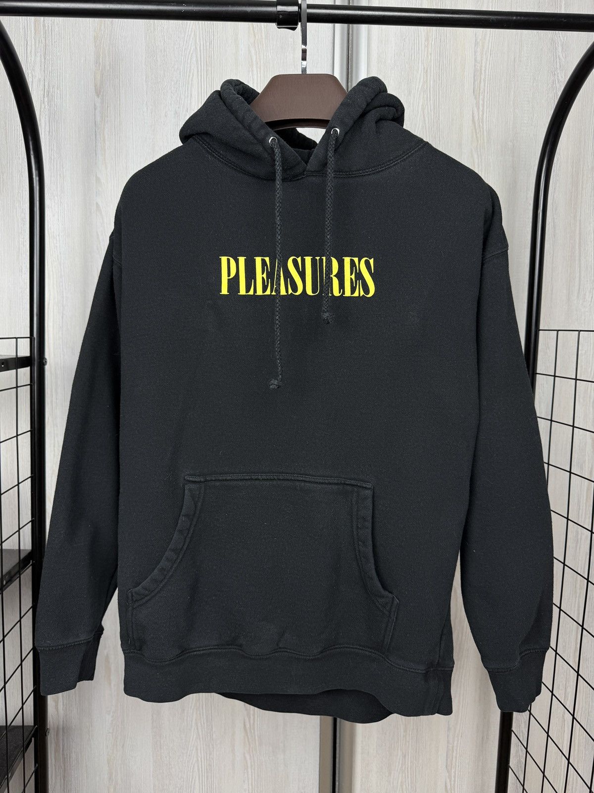 Pleasures Pleasures Hoodie Mens Black The Flaming Lips Drugs Help sz M Size US M / EU 48-50 / 2 - 3 Thumbnail