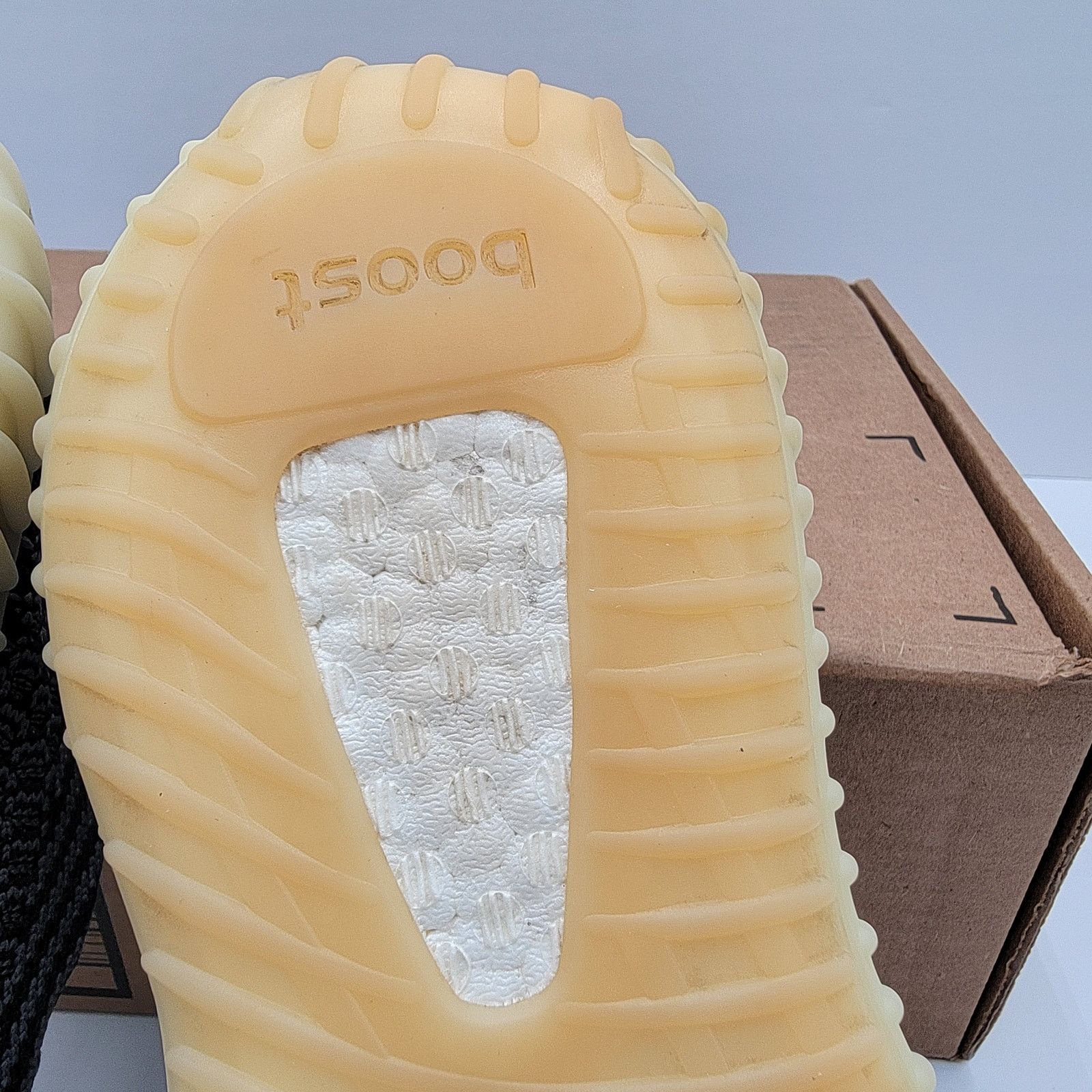 Yeezy Adidas Yeezy Boost 350 V2 'Carbon' Sz 5.5 Authenticated(165) Size US 5.5 / EU 38 - 10 Thumbnail
