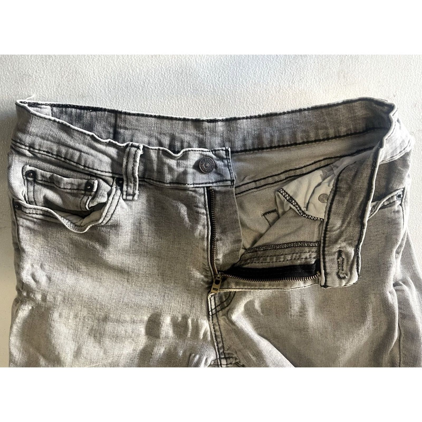 Levi's Levi's 511 Jeans Men Size 32x32 Distressed Straight Fit Gray 100% Cotton Denim Button Zip Pocket 5-Pocket Design Regular Size Type Size US 32 / EU 48 - 6 Thumbnail