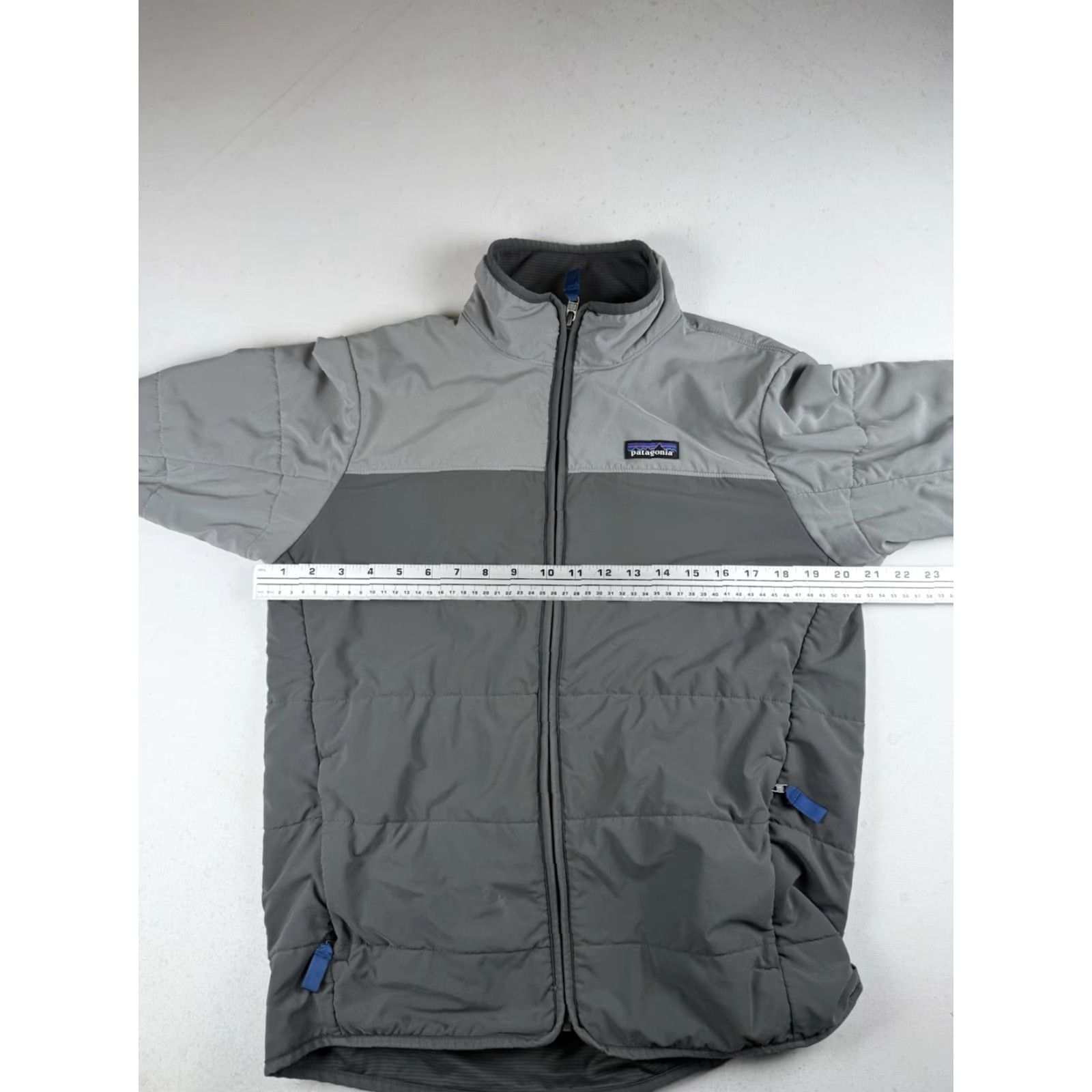 Patagonia Patagonia Jacket Mens Small Full Zip Quilted Grey Outdoors Puffer Jacket Zip Regular Men Fashion Outdoor Size US S / EU 44-46 / 1 - 5 Thumbnail