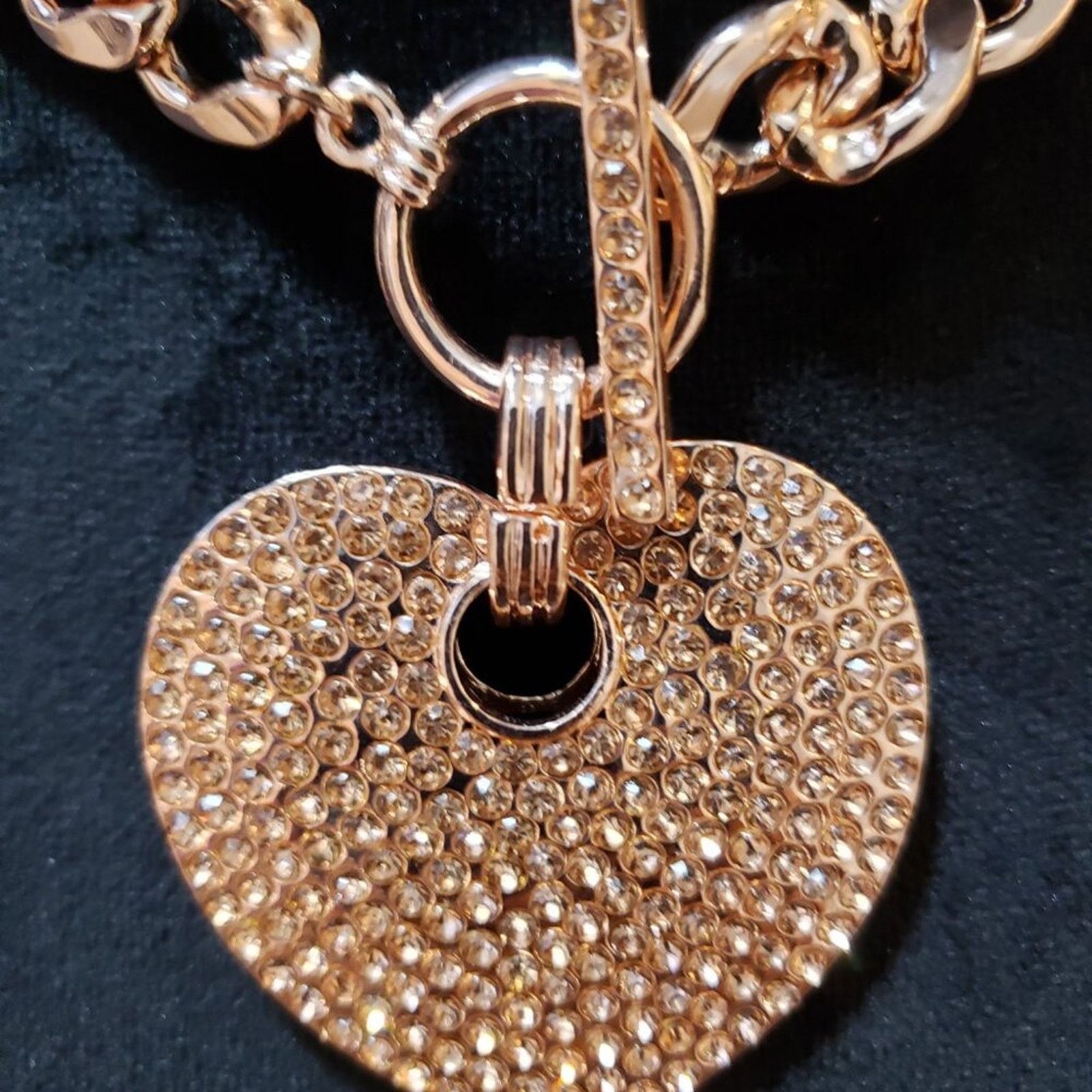 The Unbranded Brand Gold Tone Rhinestone Heart Bold Chain Necklace w/ Earrings Size ONE SIZE - 3 Thumbnail