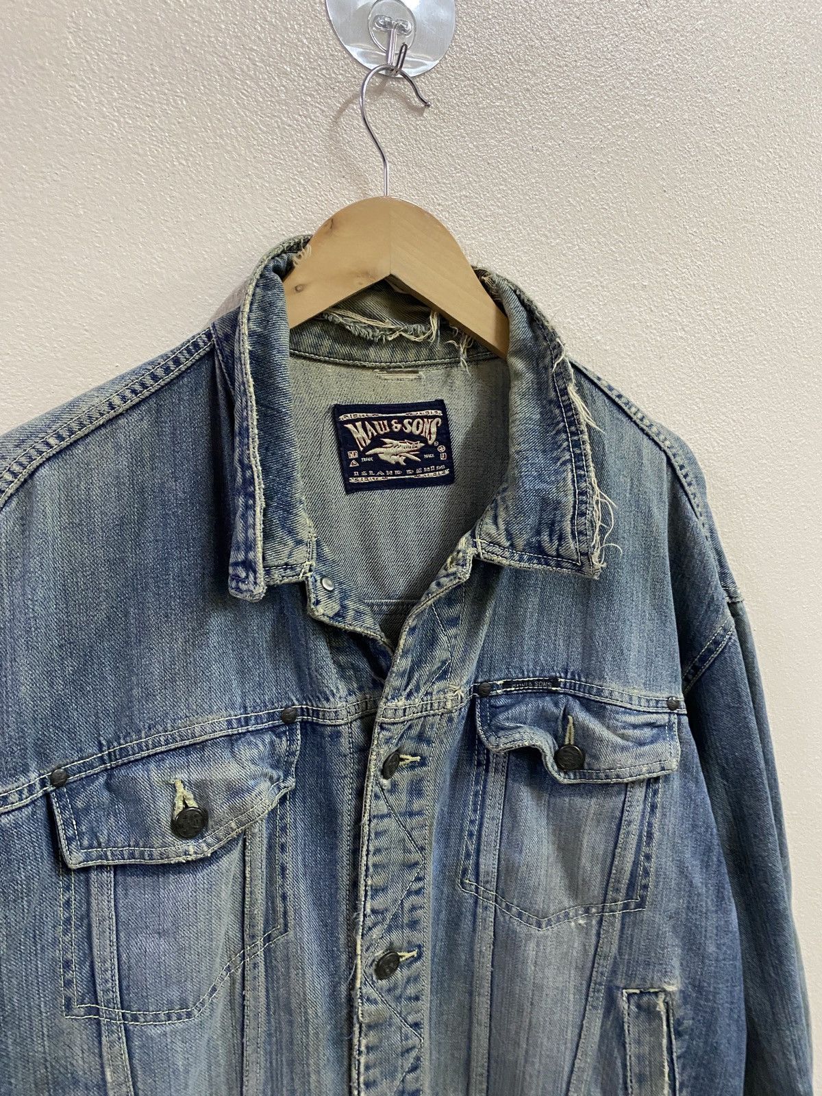 Maui and Sons Vtg Maui & Son Distrssed Denim Jacket Size US L / EU 52-54 / 3 - 3 Thumbnail