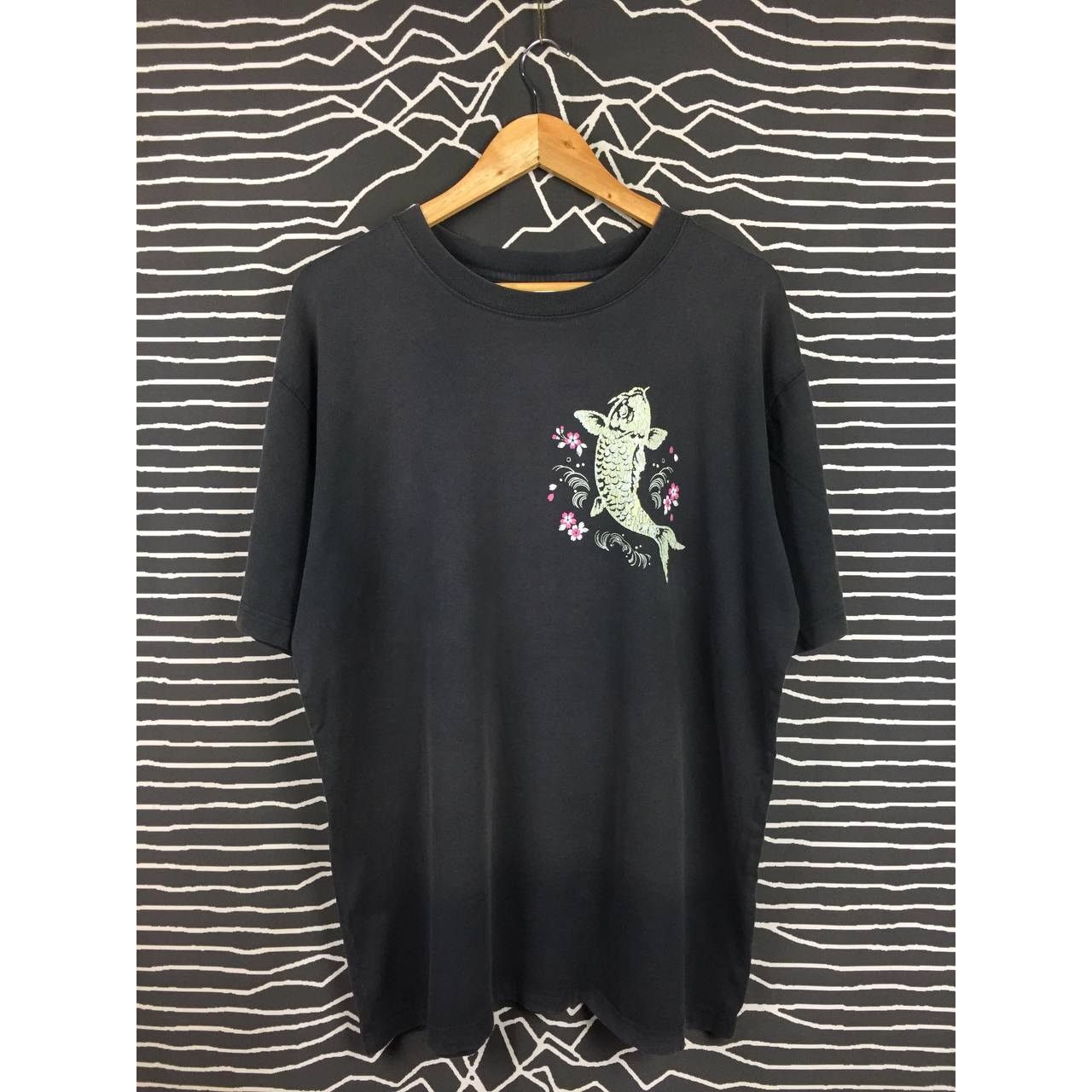 Japanese Brand × Vintage Vtg WILLPIPS Japanese Traditional Sukajan Carp Fish Tee Size US XL / EU 56 / 4 - 5 Thumbnail