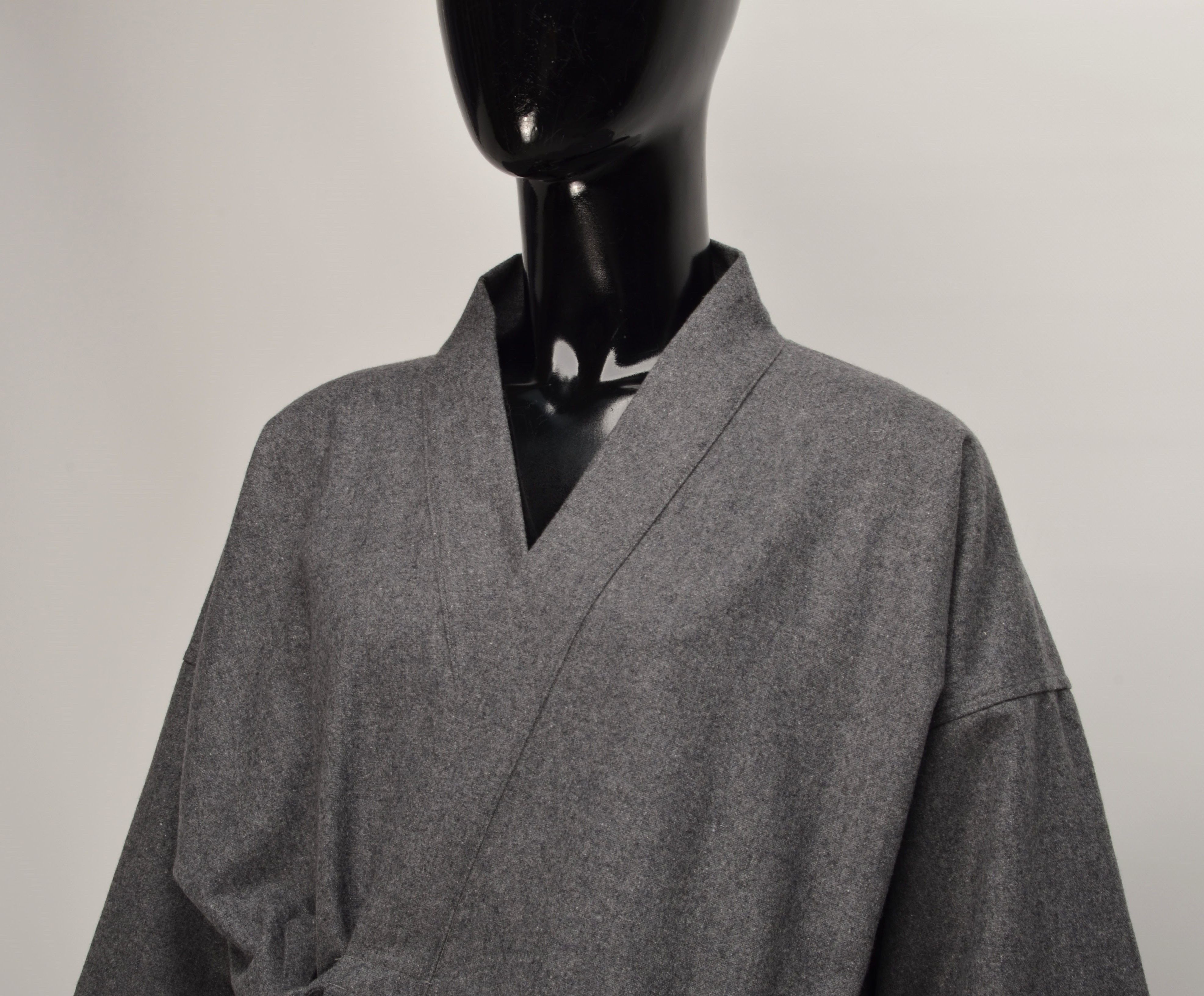 Other Girls of Dust Wool Blend Gray Wrap Cropped Kimono Size XS / US 0-2 / IT 36-38 - 2 Thumbnail