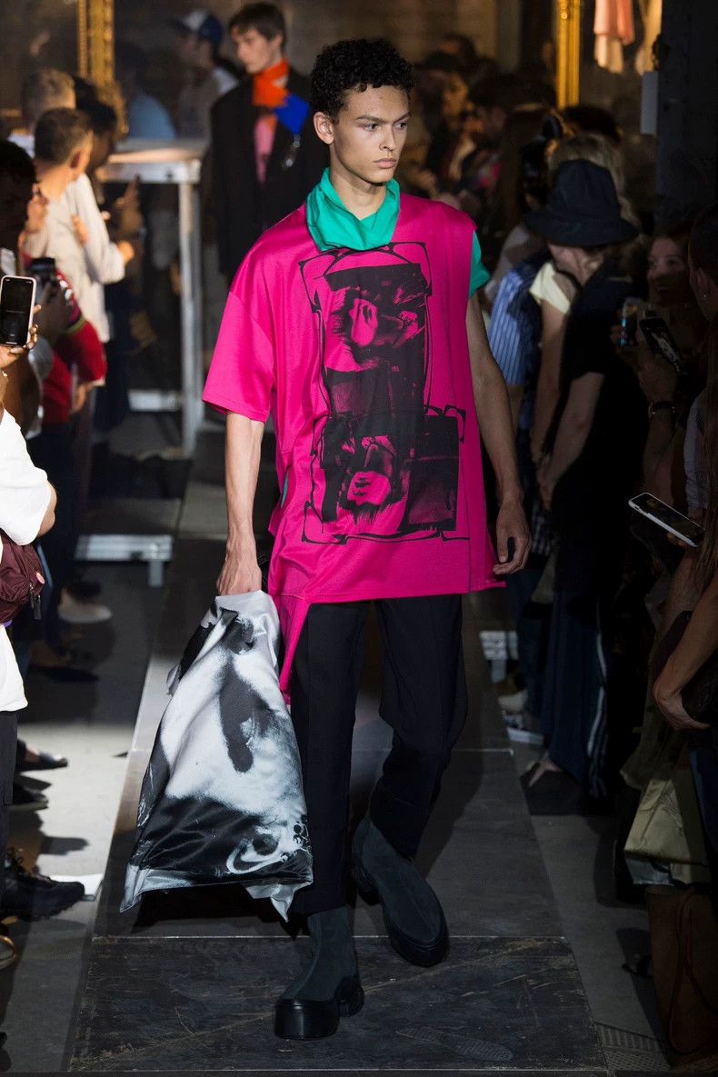 Raf Simons Raf Simons 19ss show style double-necked alien T-shirt Size US S / EU 44-46 / 1 - 7 Thumbnail