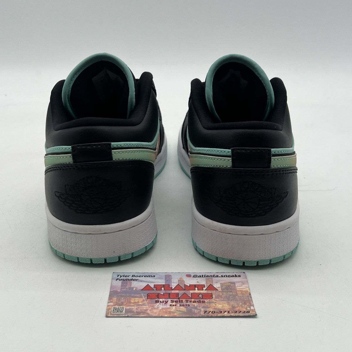 Nike Air Jordan 1 low tropical twist Size US 8.5 / EU 41-42 - 3 Thumbnail