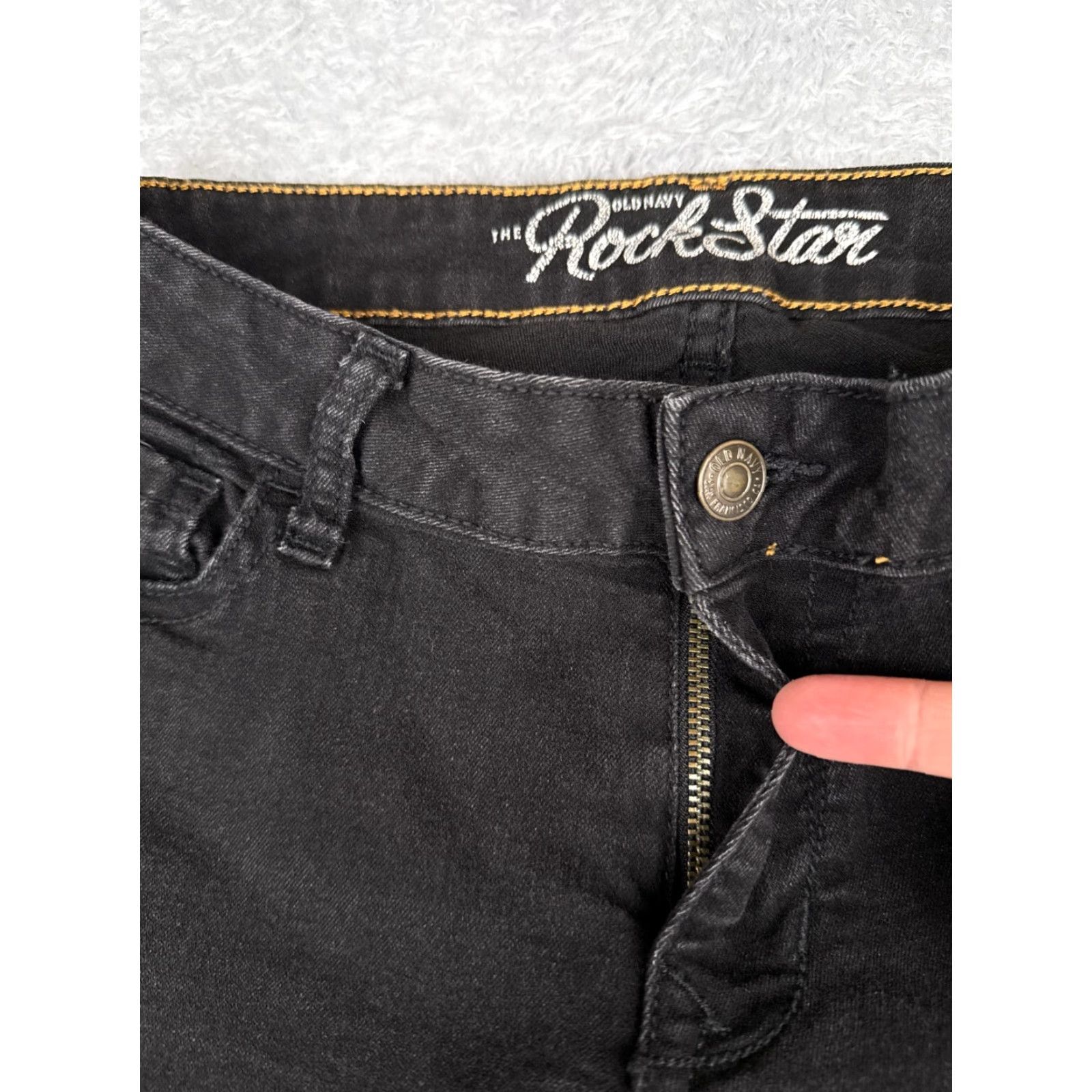 Old Navy Old Navy Jeans Womens 8 Black Denim The Rockstar Straight Cotton Blend Low 27x27 Size 30" / US 8 / IT 44 - 5 Thumbnail