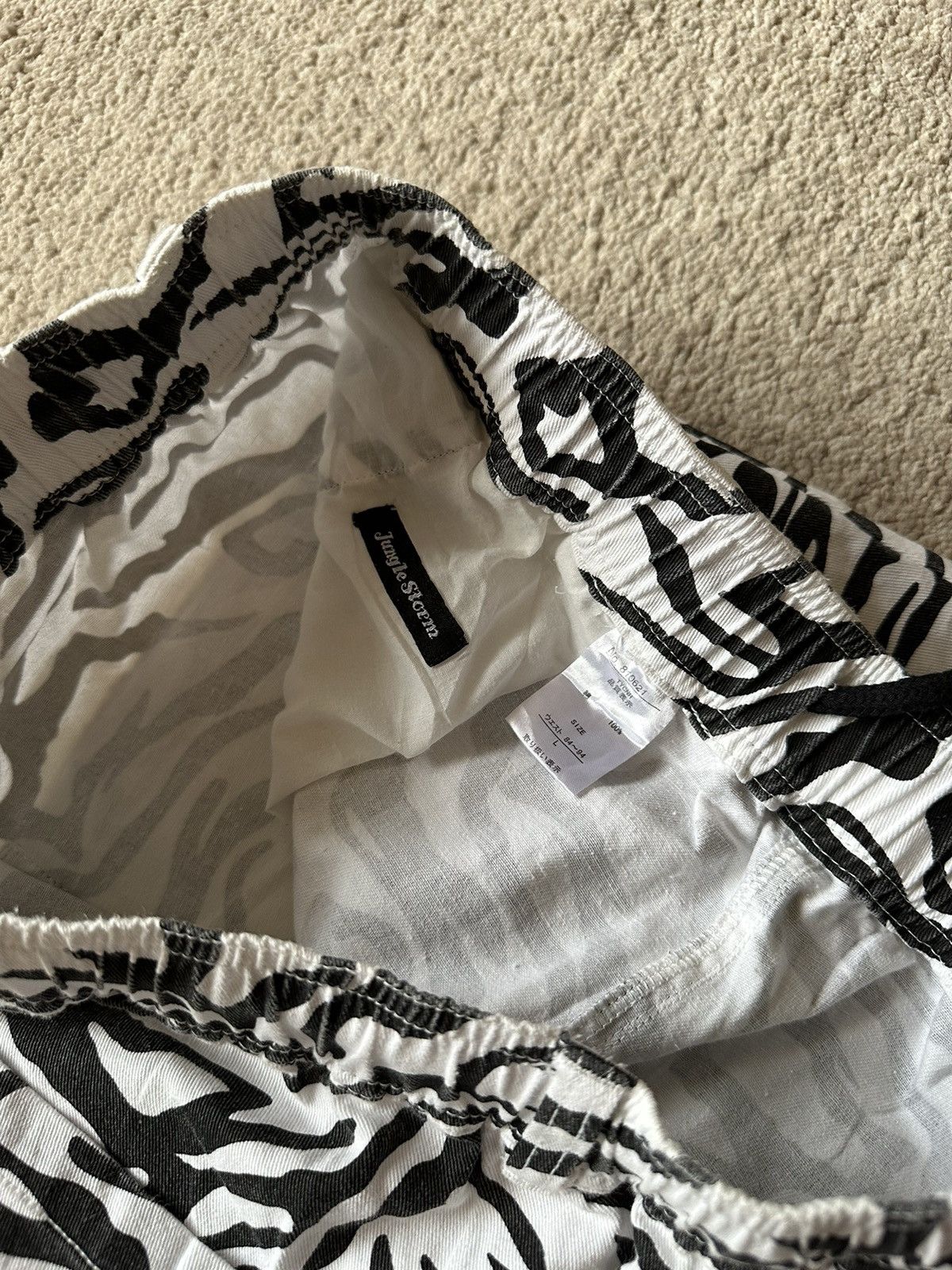 Japanese Brand 2000s Jungle Storm Zebra Cotton Easy Pant Size US 31 - 7 Thumbnail