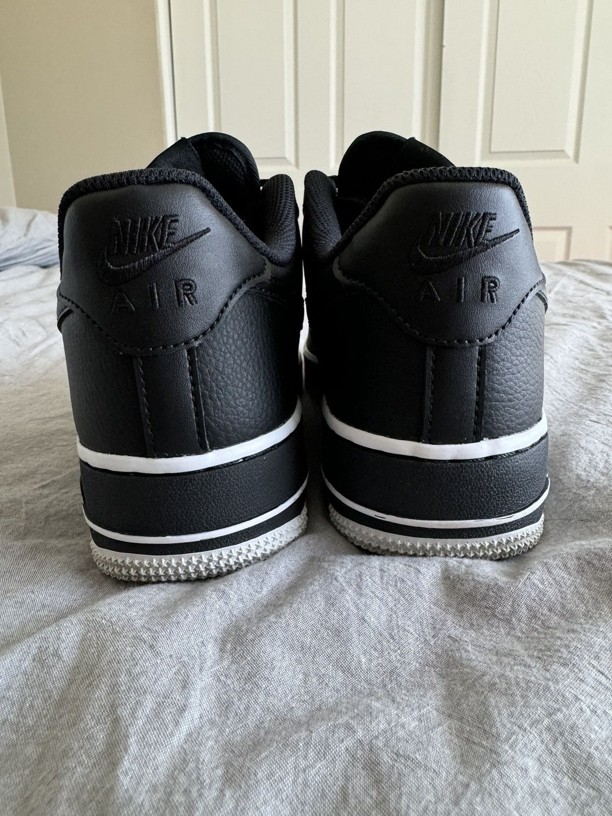 Nike Air Force 1 Bold Air Black White Size 6 Men Size US 6 / EU 39 - 8 Thumbnail