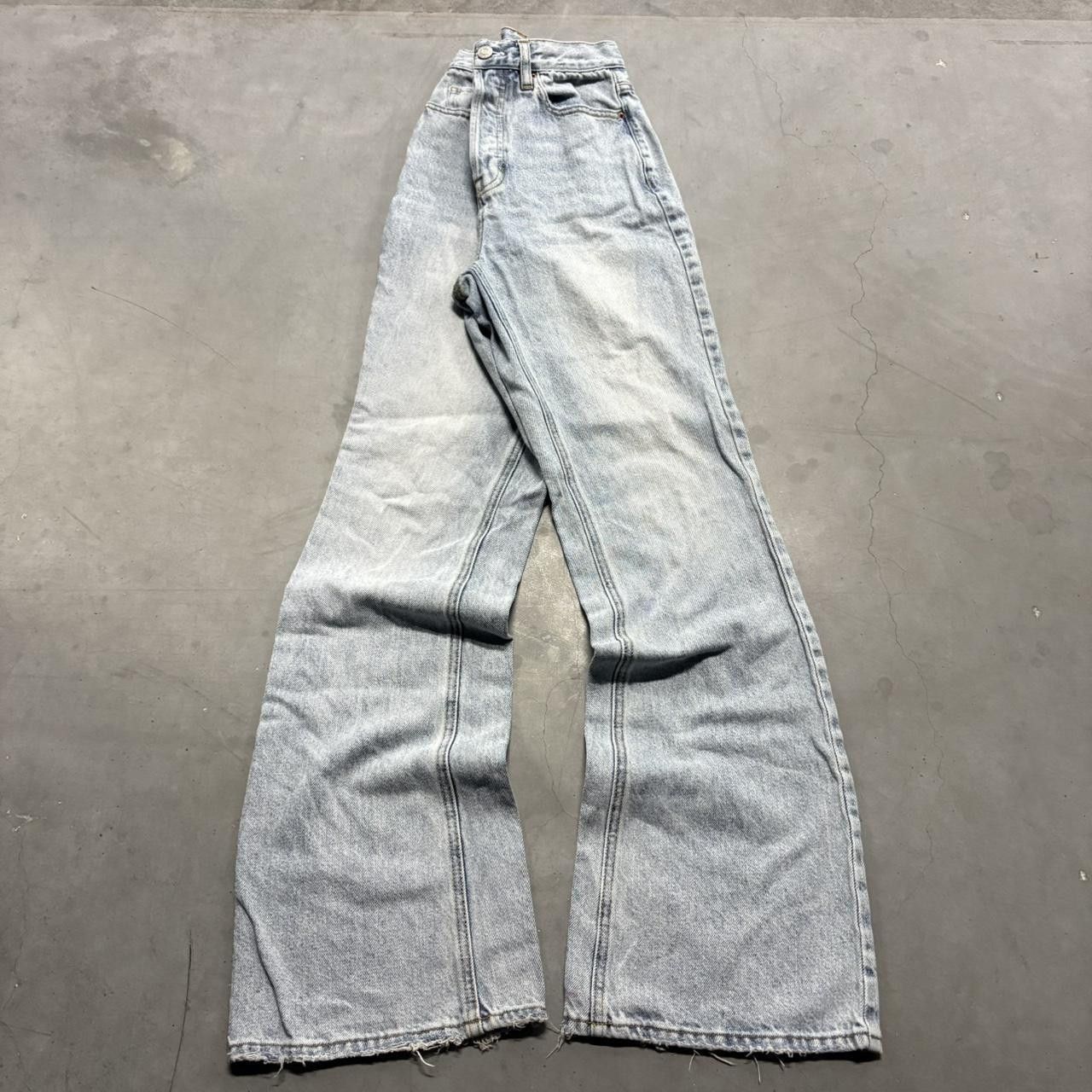 Vintage Crazy Vintage Y2K/2000s Baggy Flared Wideleg Light wash Denim Jeans! Size 25" / US 0 / IT 36 - 1 Thumbnail
