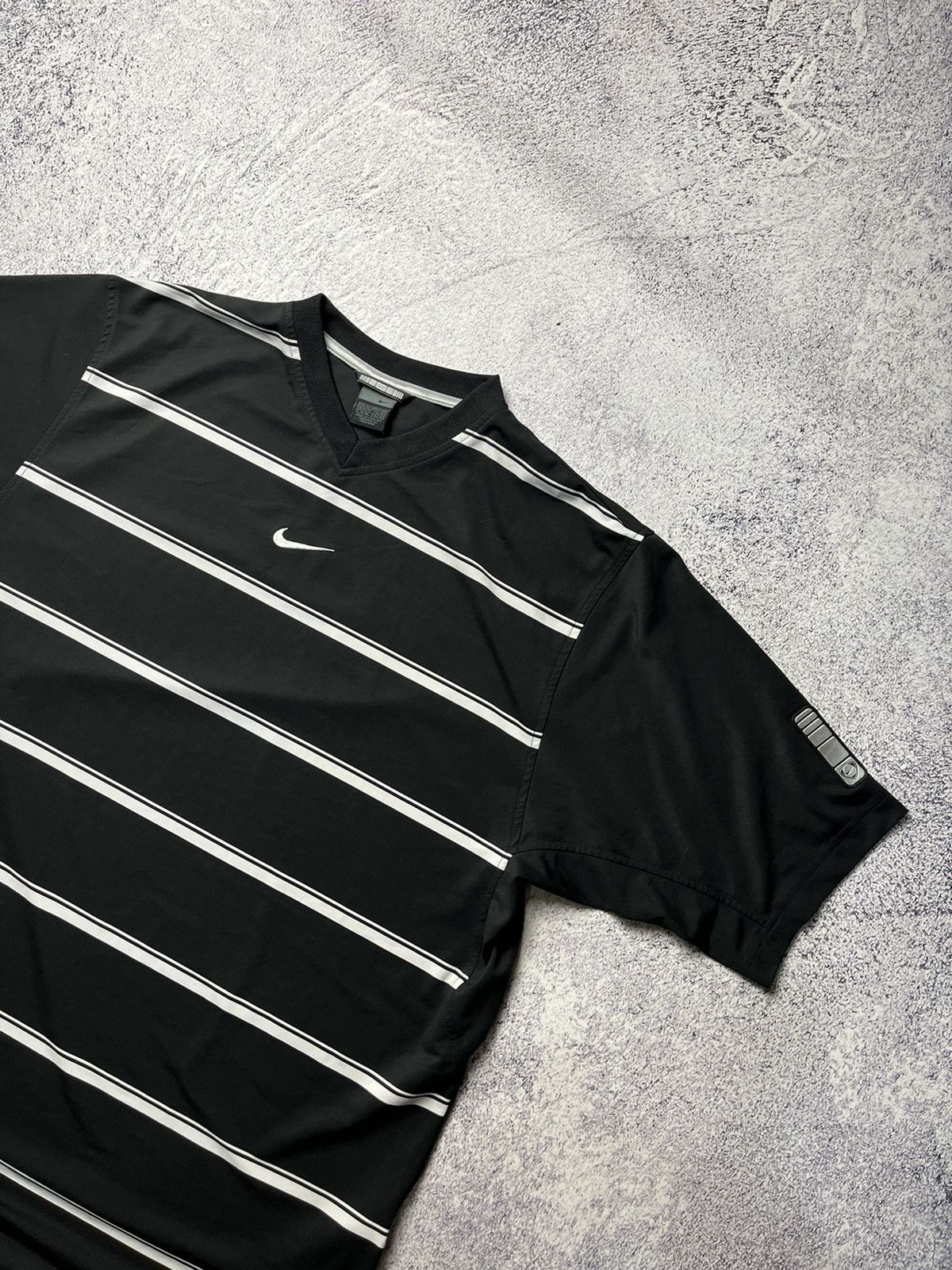 Nike Mens Vintage Nike T-Shirt centre swoosh Rare Size US XL / EU 56 / 4 - 5 Thumbnail