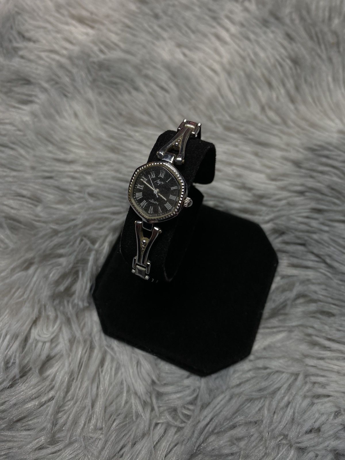 Japanese Brand Vintage Luch Roman Numeral Wristwatch | Japanese Brand Size ONE SIZE - 1 Thumbnail