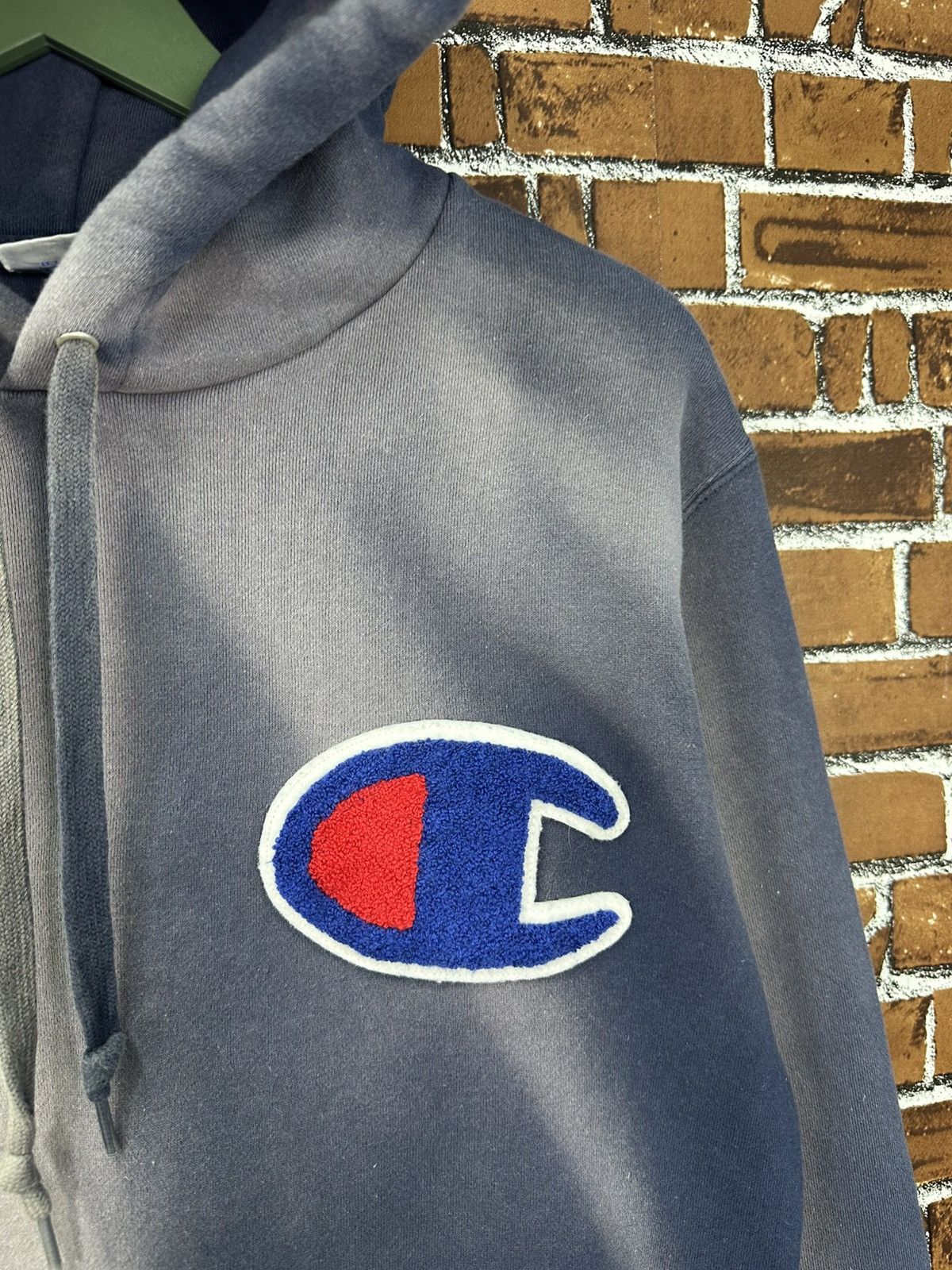 Champion Y2k Champion Crazy Sun Faded Carpet Logo Hoodie Z428 Size US L / EU 52-54 / 3 - 3 Thumbnail