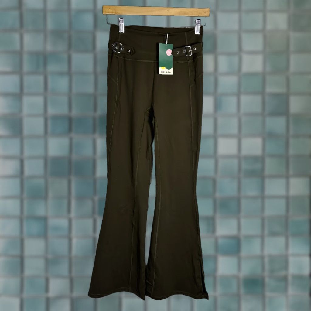 Vintage HALARA High Waisted Flare Wide Leg Pants Buckle Olive Green Women M Green Buckles Pockets Wide Leg Bohemian Preppy Casual Travel Slim / Regular Size 32" / US 10 / IT 46 - 1 Thumbnail