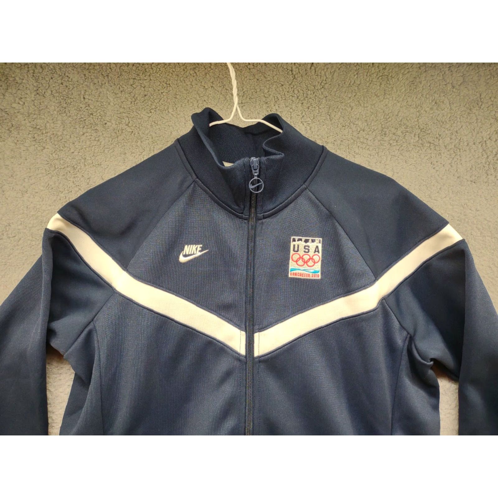 Nike Nike Team USA Vancouver 2010 Olympics Women's Jacket XL Blue windbreaker Team USA Vancouver 2010 Women’s Jacket XL blue Nike Womens Jacket Size XL / US 12-14 / IT 48-50 - 2 Thumbnail