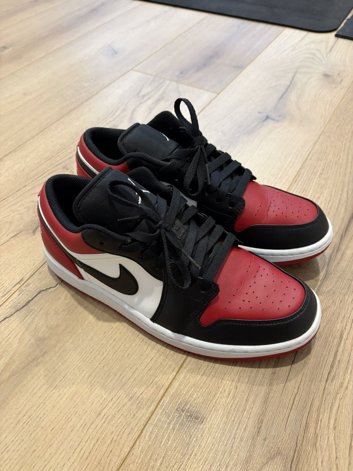 Nike Jordan 1 low Size US 10 / EU 43 - 1 Thumbnail