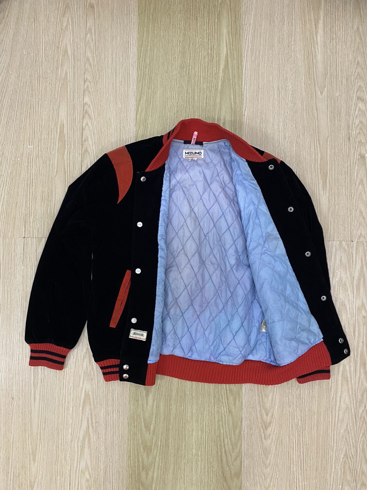 Mizuno × Vintage Vintage Mizuno Velvet Varsity Jacket Size US L / EU 52-54 / 3 - 2 Thumbnail