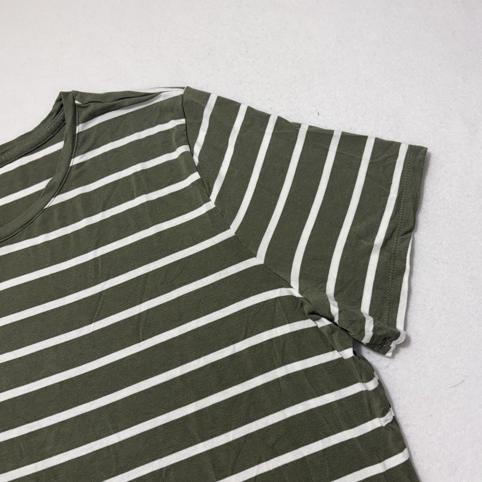 Old Navy Old Navy Luxe Women's XL T Shirt Green Striped Pullover Tee Size XL / US 12-14 / IT 48-50 - 5 Thumbnail