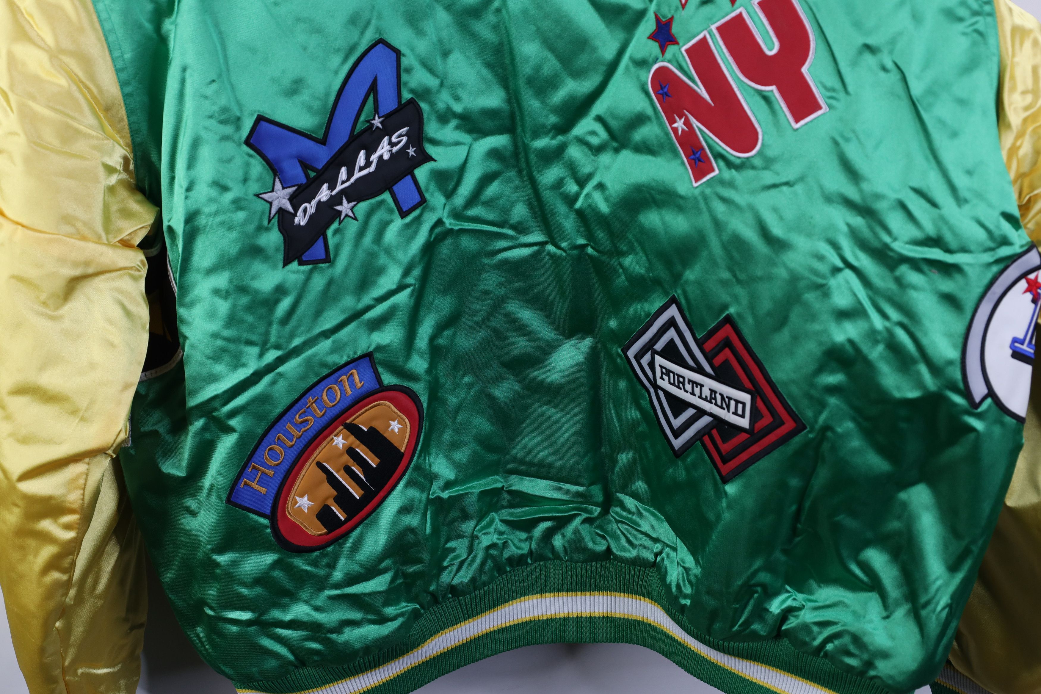 Vintage Deadstock Vintage 90s Y2K Basketball Satin Bomber Jacket Size US XXL / EU 58 / 5 - 15 Thumbnail