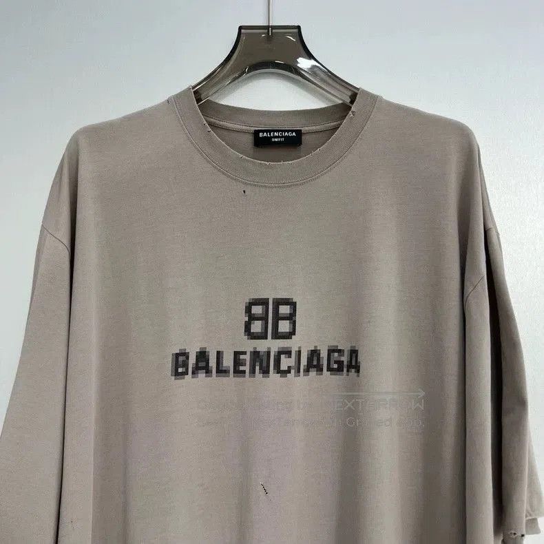 Balenciaga Balenciaga Distressed BB Logo Short Sleeve. Size US L / EU 52-54 / 3 - 2 Thumbnail