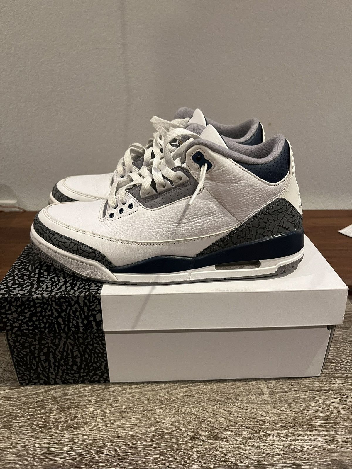 Jordan Brand Jordan 3 Midnight Navy Size US 10 / EU 43 - 1 Thumbnail