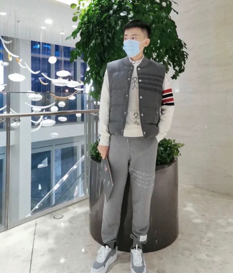 Thom Browne Thom Browne size 3 Gray embroidered sweatpants Size US 41 - 7 Thumbnail
