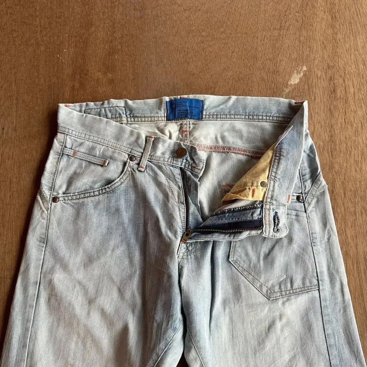 Vintage DISTRESSED DENIM VTG EDWIN JAPAN TWIST LEG LIGHTWASH BAGGY Size US 33 - 9 Thumbnail
