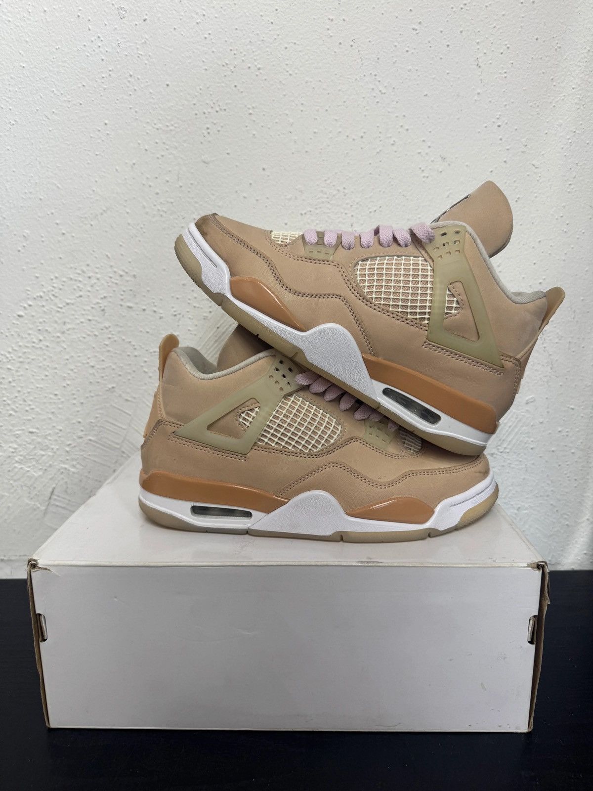 Jordan Brand Jordan 4 Shimmer size 6 Size US 6 / EU 39 - 1 Thumbnail