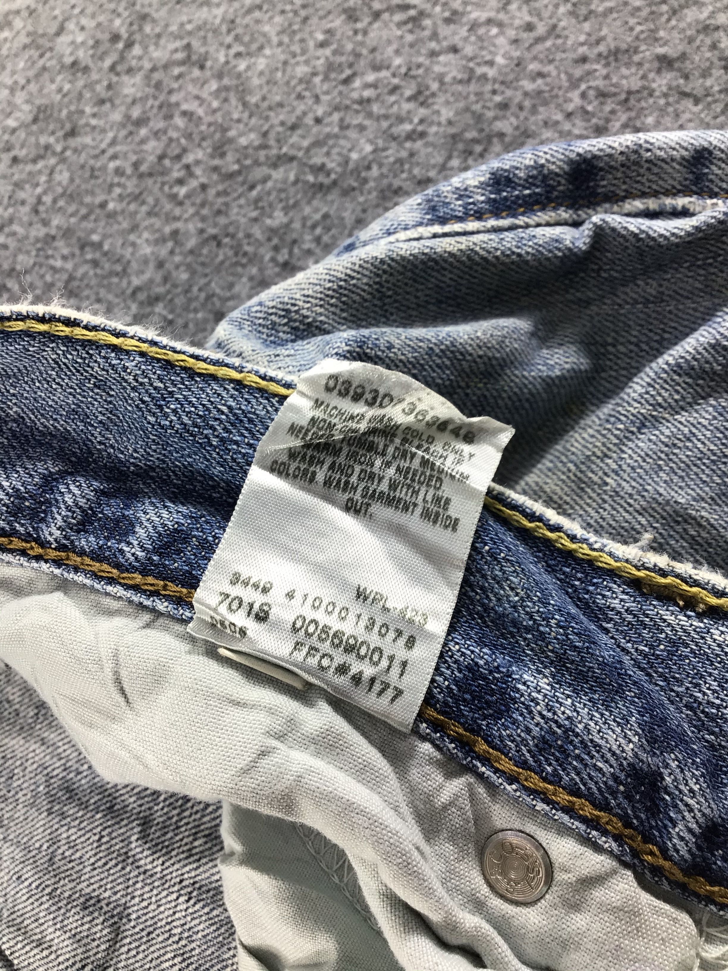 Levi's Vintage Levis 569 Jeans Faded Blue Denim -J566 Size US 36 / EU 52 - 11 Thumbnail