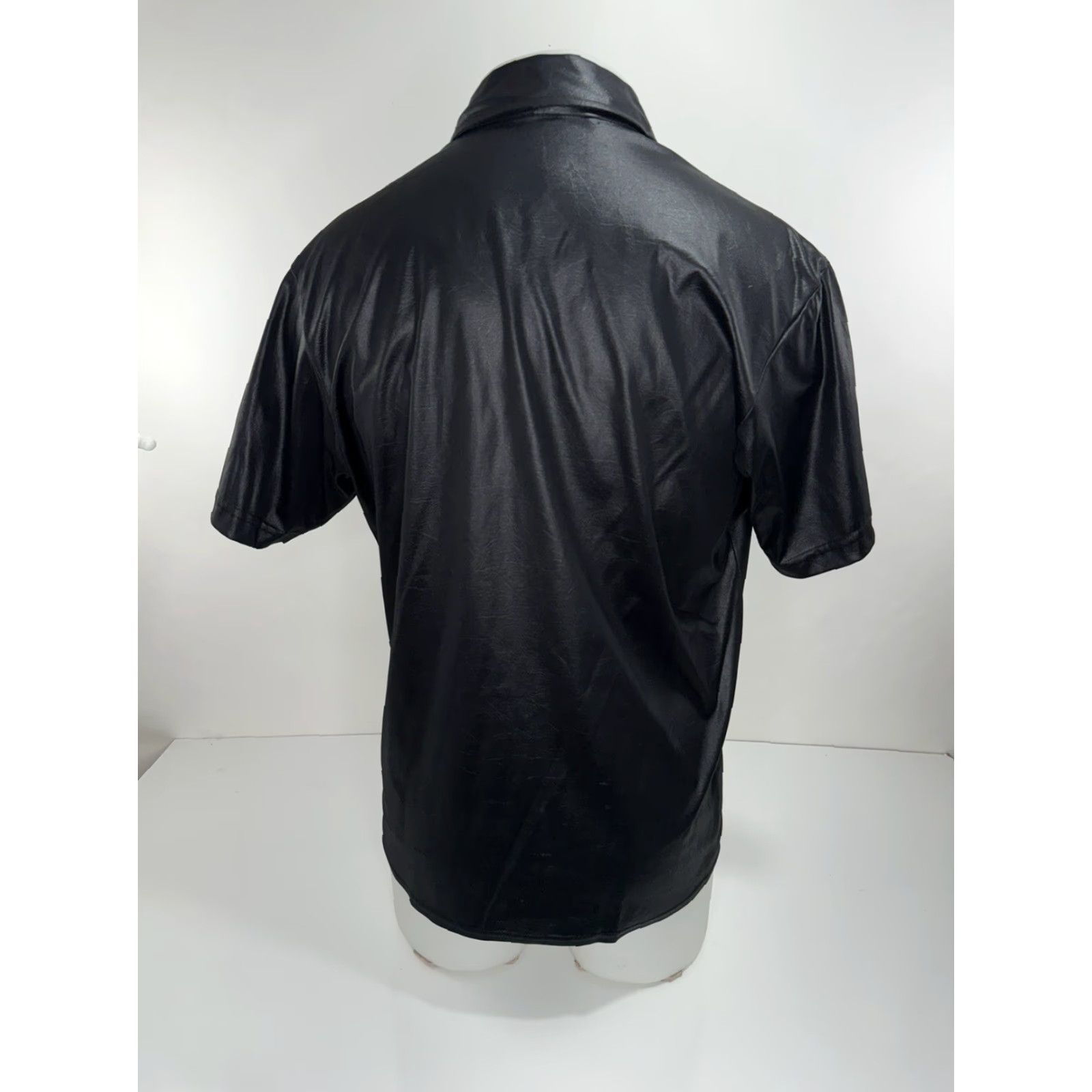 Vintage POSITANO - "LEATHER LOOK" Shiny Mens M/L Clubbing Shirt - EXCELLENT Leather Black Short Sleeve Button-Up 90s Mens C13 Size US L / EU 52-54 / 3 - 4 Thumbnail