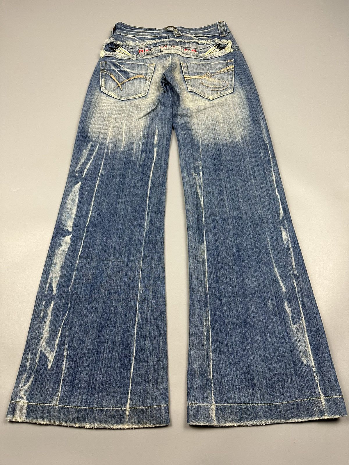 If Six Was Nine 🔥Flared🔥Vintage Red Pepper Embroidered Acidwash Flared Denim Size US 26 / EU 42 - 4 Thumbnail
