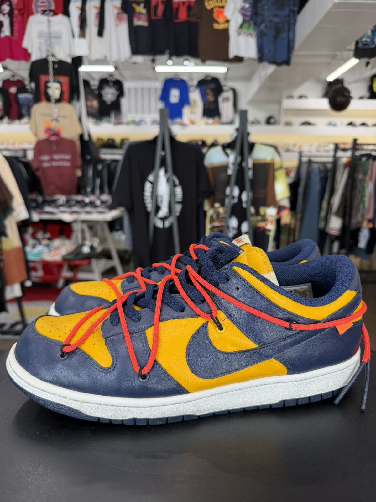 Nike × Off-White Nike Dunk Low Off-White University Gold Size 12 (2019) Size US 12 / EU 45 - 7 Thumbnail