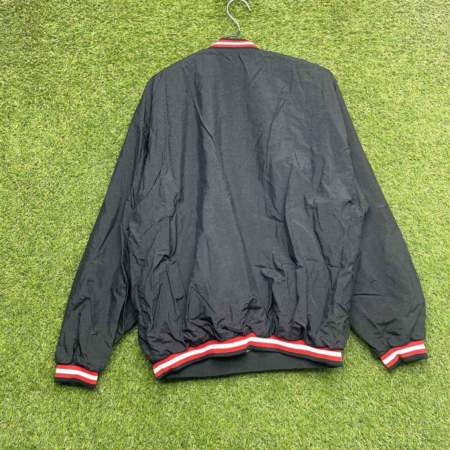 Vintage VINTAGE Guess Golf Windbreaker Mens L Pullover Jacket V Neck 90s 2000s Black Nylon Shirt Size US L / EU 52-54 / 3 - 2 Thumbnail