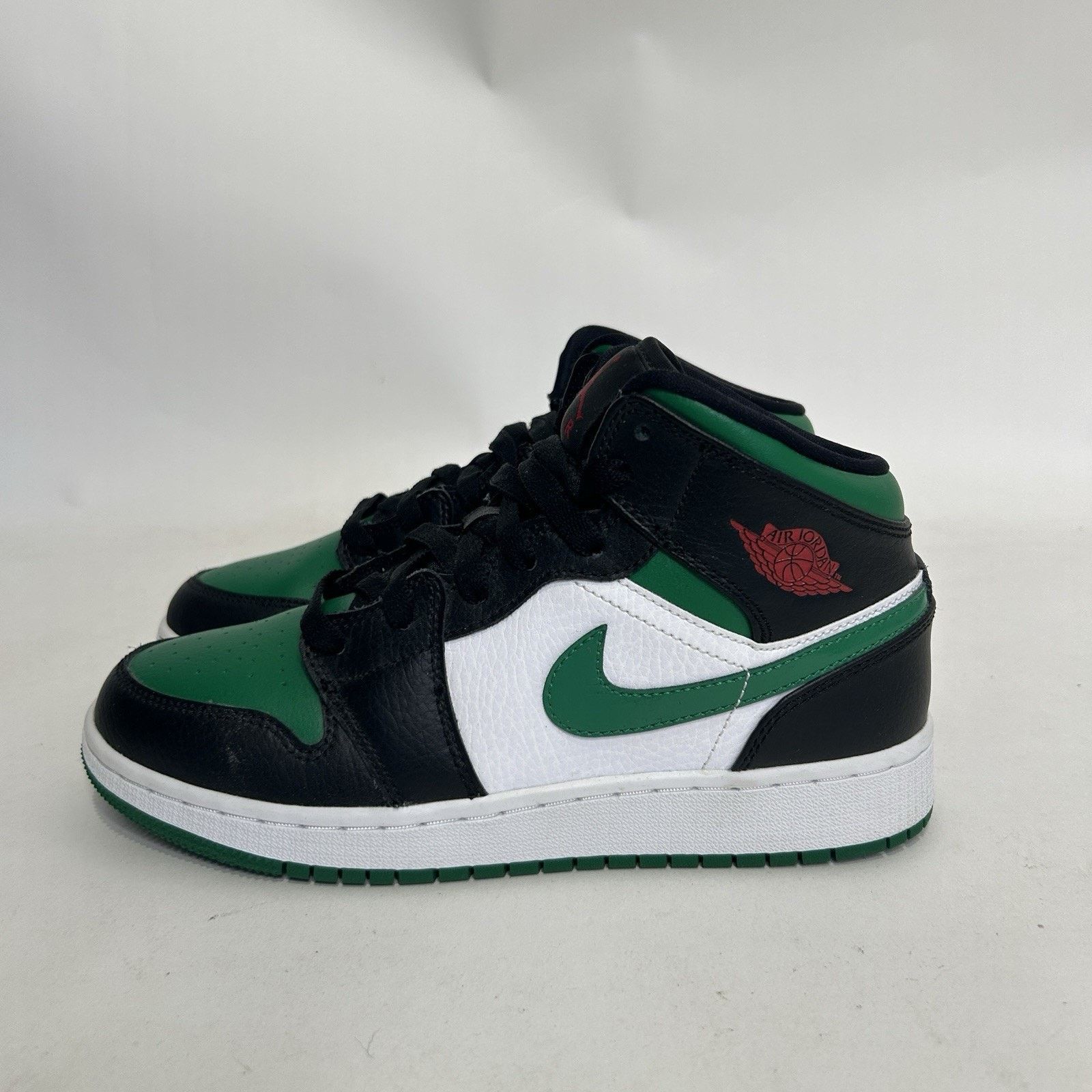 Jordan Brand Nike Air Jordan 1 Mid Retro GS “Pine Green Toe” Size US 6.5 / IT 36.5 - 6 Thumbnail