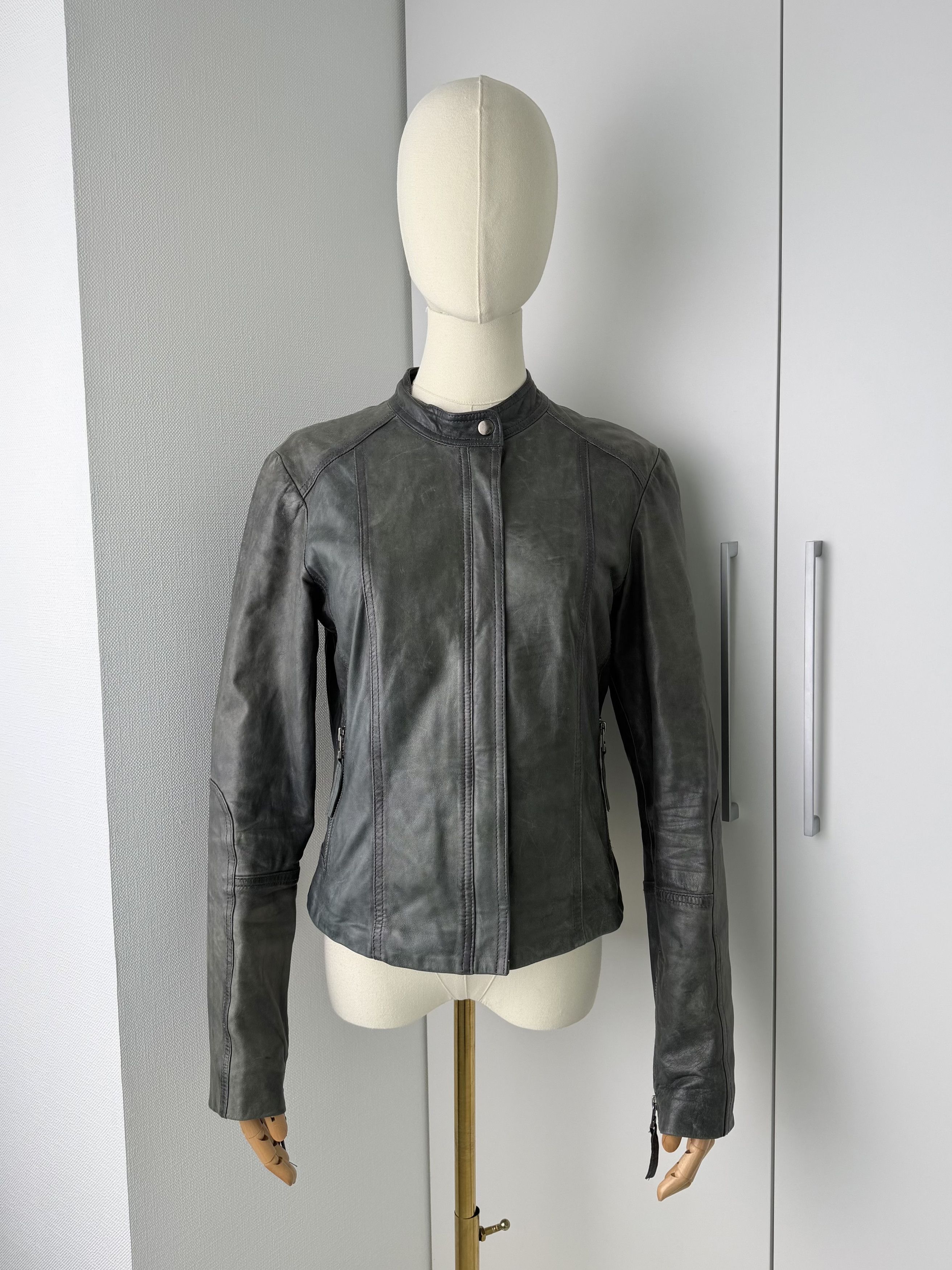 Vintage Vintage Khaki Leather Jacket Zip Up Minimalist Fitted Size M / US 6-8 / IT 42-44 - 1 Thumbnail