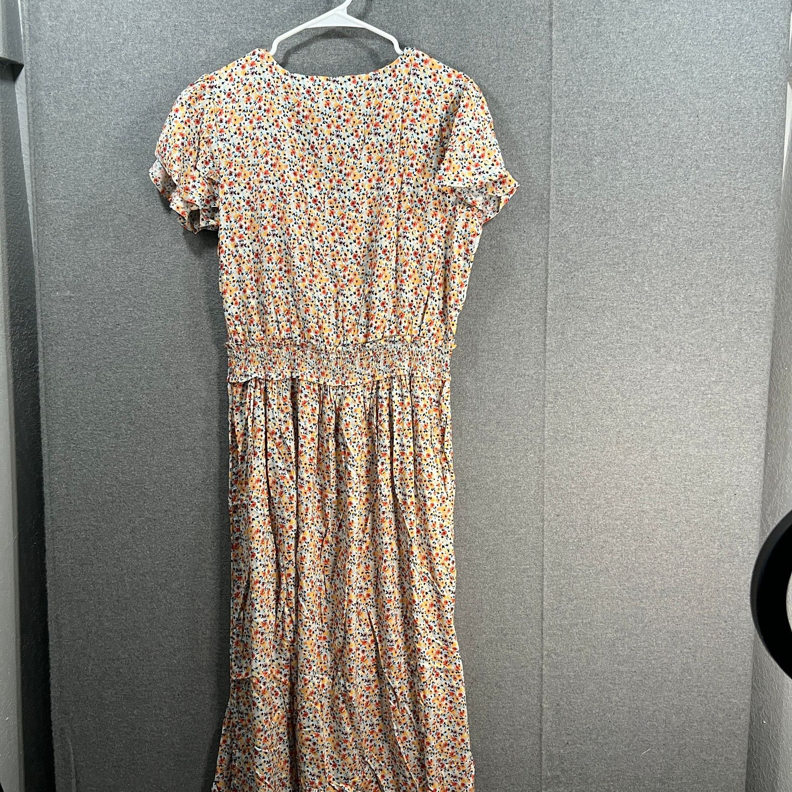 Other Candace Cameron Bure Smocked V-Neck Midi Dress Size S / US 4 / IT 40 - 2 Thumbnail