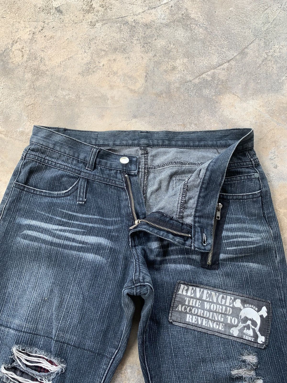 If Six Was Nine × Japanese Brand × Le Grande Bleu (L.G.B.) Rare Sex Pot Revenge Skull Punk Distressed Denim☠️🎌 Size US 33 - 13 Thumbnail