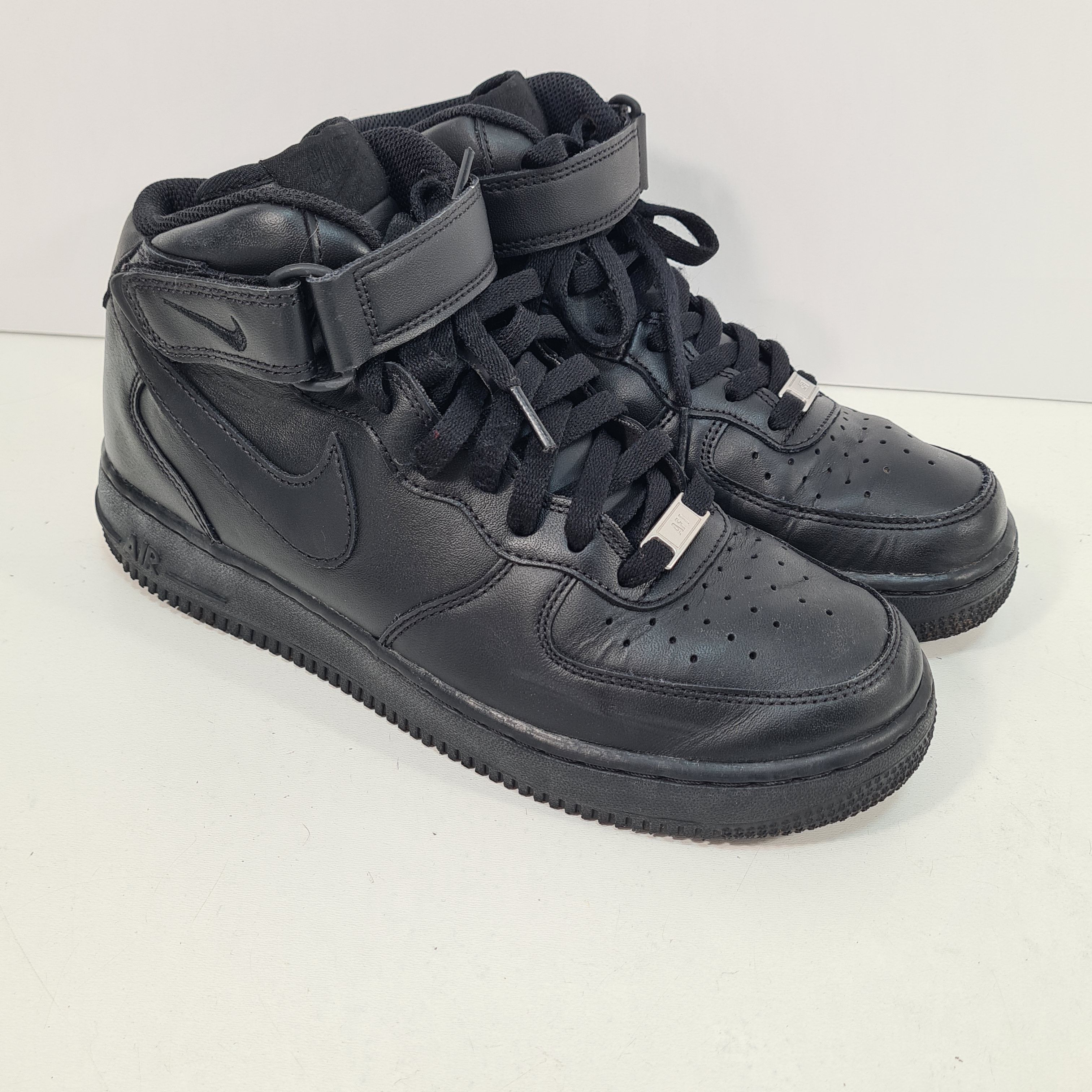 size 2 black air force 1