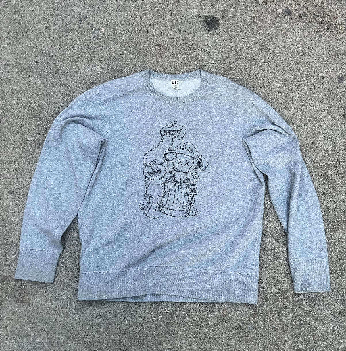 Kaws × Uniqlo Kaws x Uniqlo Sesame Street Grey Sweater Size US M / EU 48-50 / 2 - 1 Thumbnail