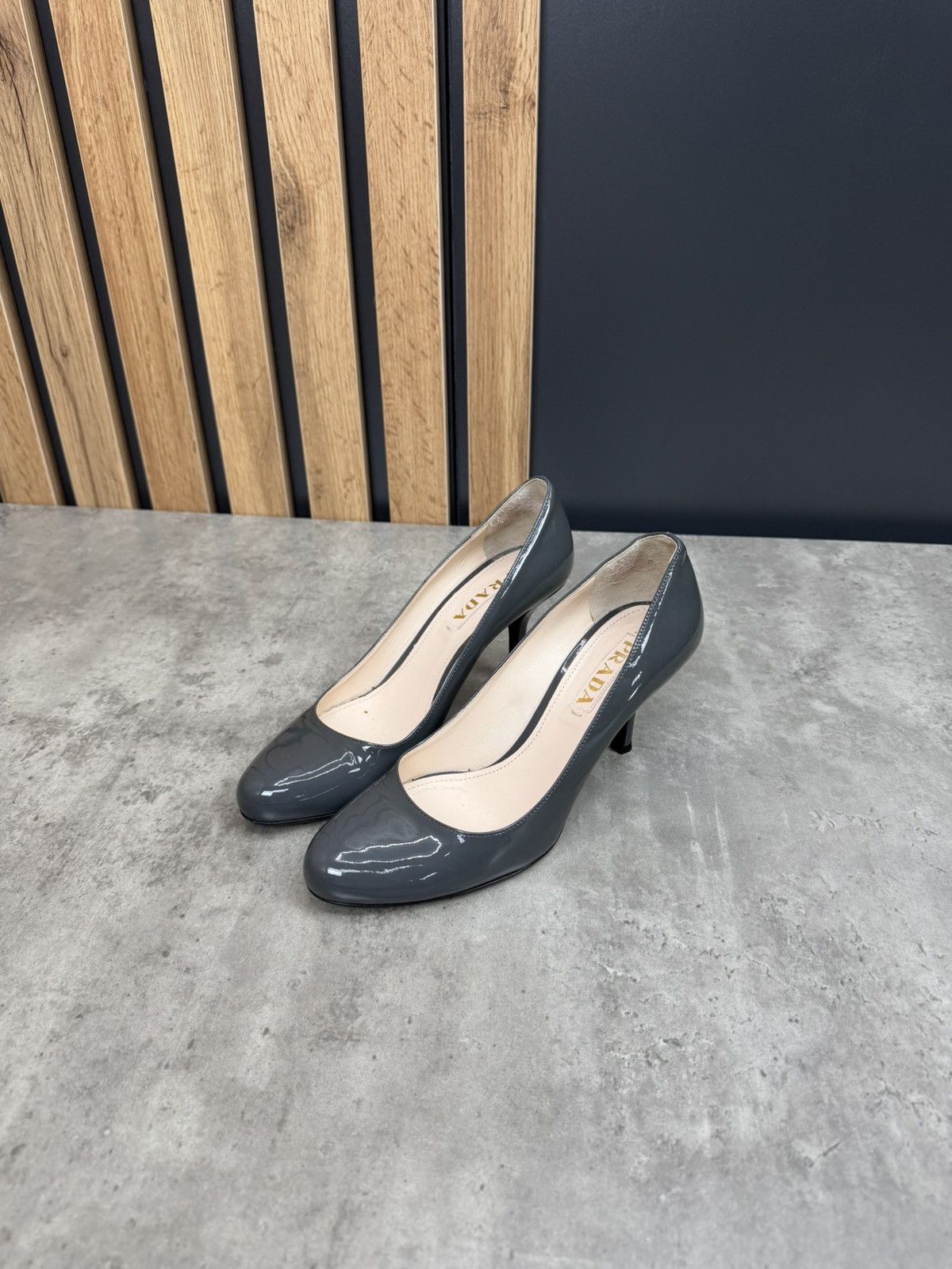 Prada Prada Gray Patent Leather Pumps Heels Size 37 1/2 Size US 7.5 / IT 37.5 - 12 Thumbnail