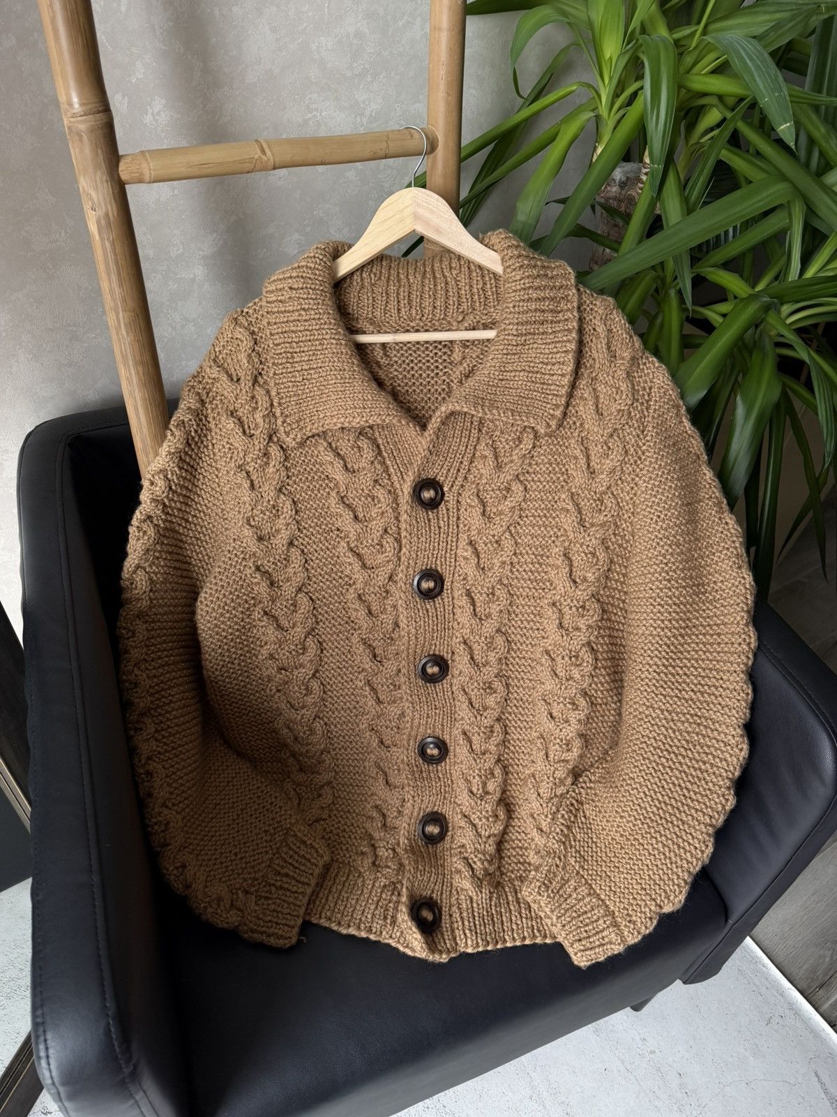 Handmade Hand Made Vintage Brown Button Heavy Sweater Cardigan Size US L / EU 52-54 / 3 - 14 Thumbnail