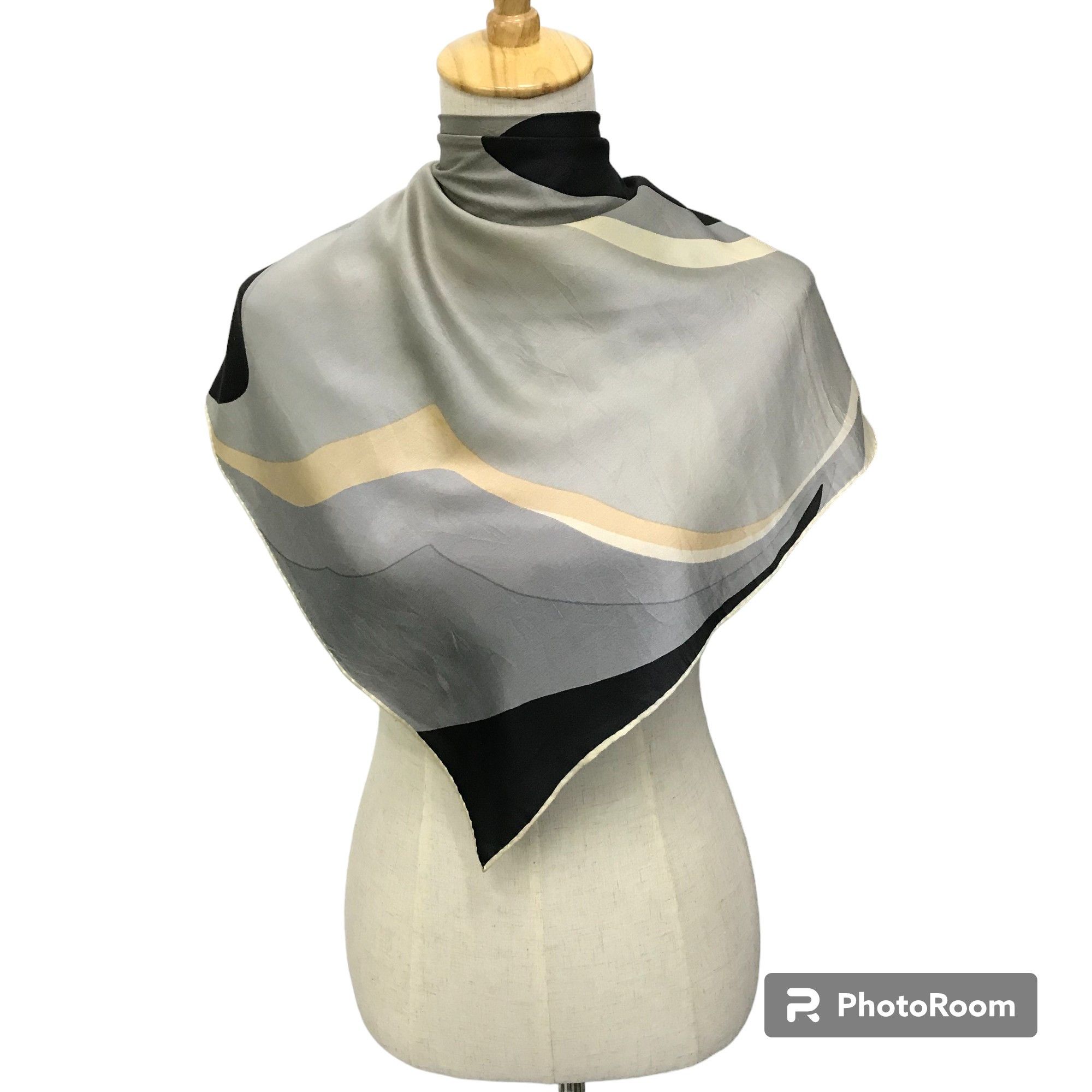 Vintage Abstract Design Silk Scarf M96 Size ONE SIZE - 1 Thumbnail
