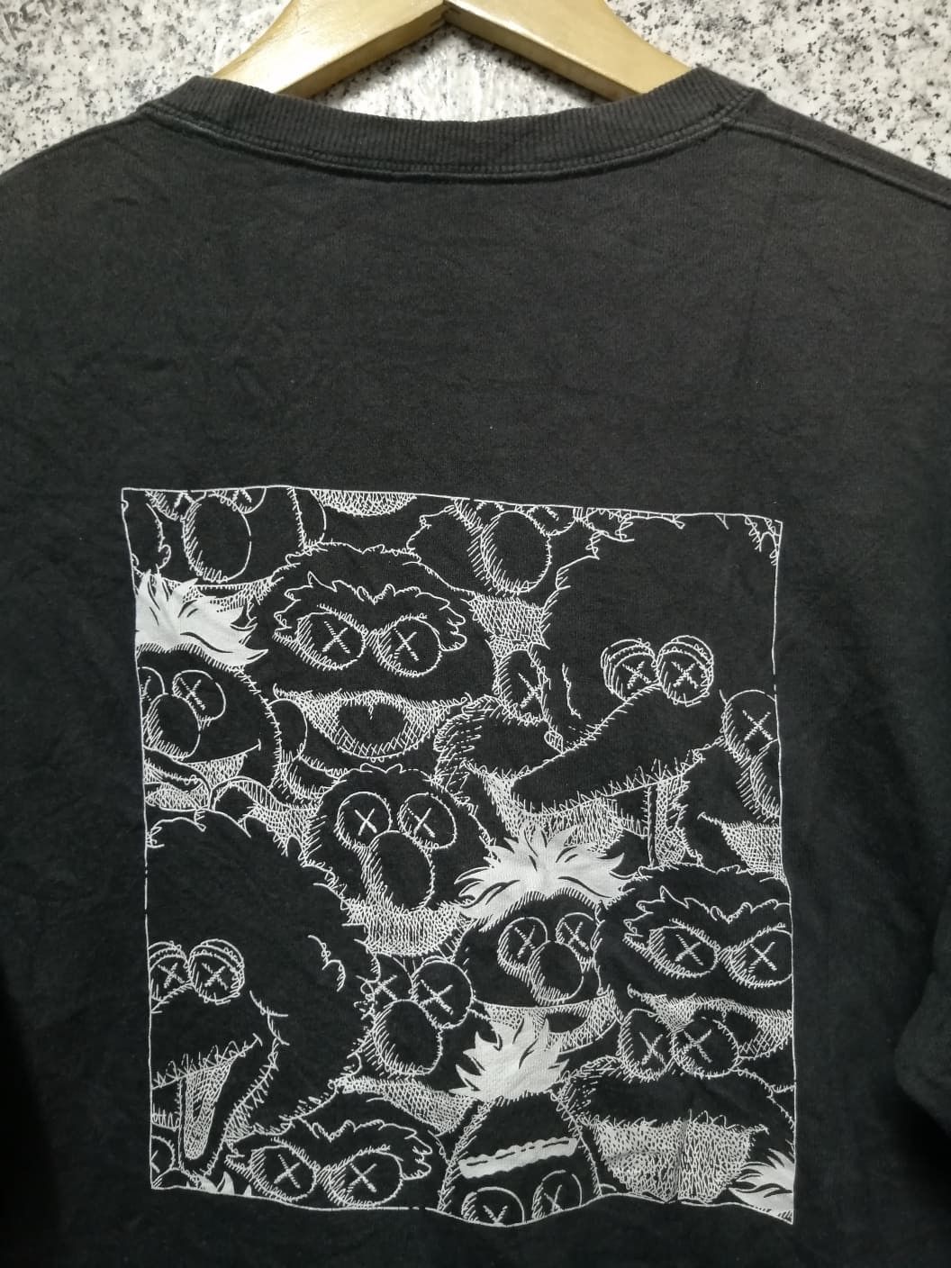 Japanese Brand × Kaws × Uniqlo KAWS x Uniqlo Sesame Street Very Rare Size US M / EU 48-50 / 2 - 4 Thumbnail