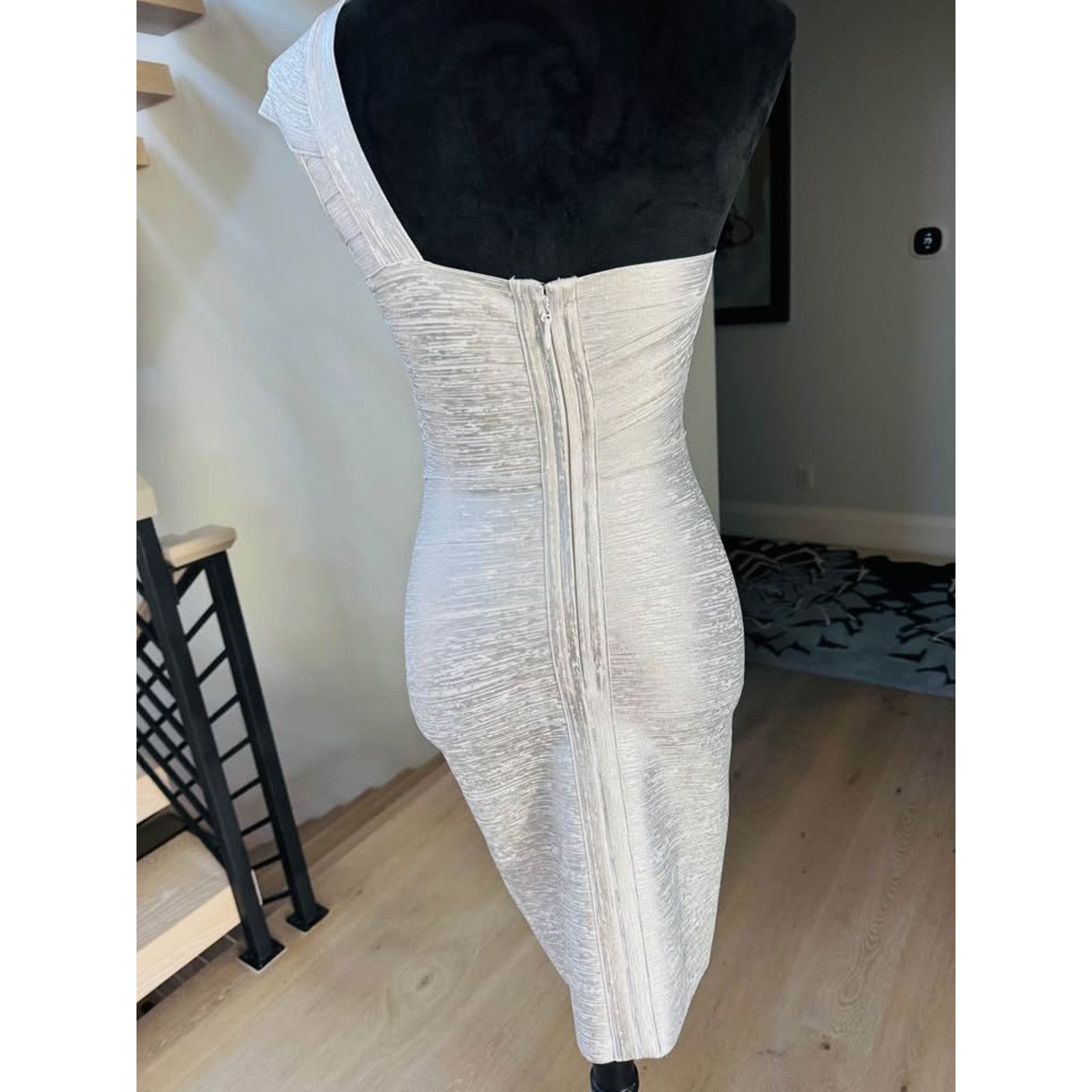 Other New Silver bodycon dress size XS/S Size XS / US 0-2 / IT 36-38 - 8 Thumbnail