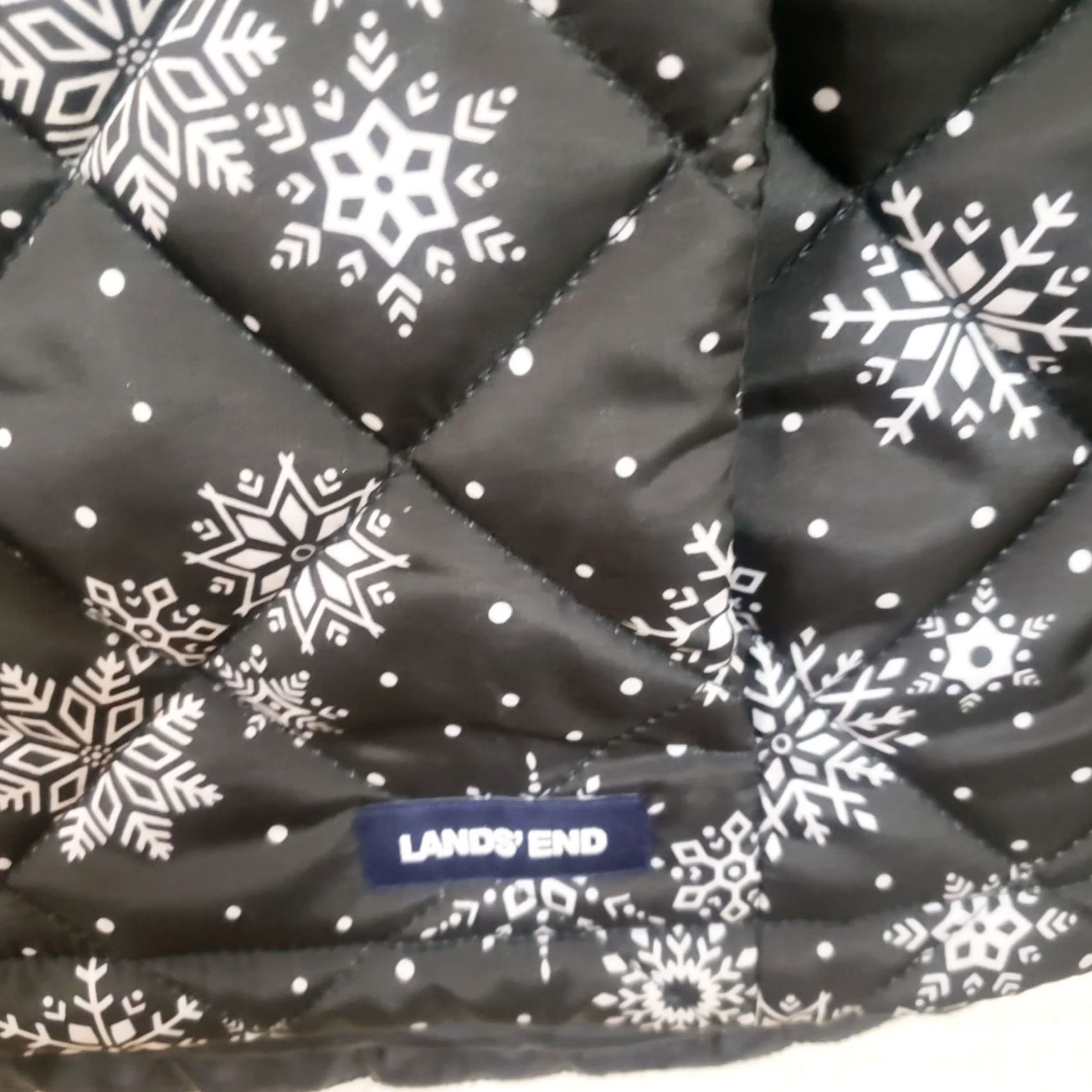 Lands' End VINTAGE Lands' End Outfitters Womens MP Black Snowflake Full Zip Quilted Vest Size M / US 6-8 / IT 42-44 - 6 Thumbnail
