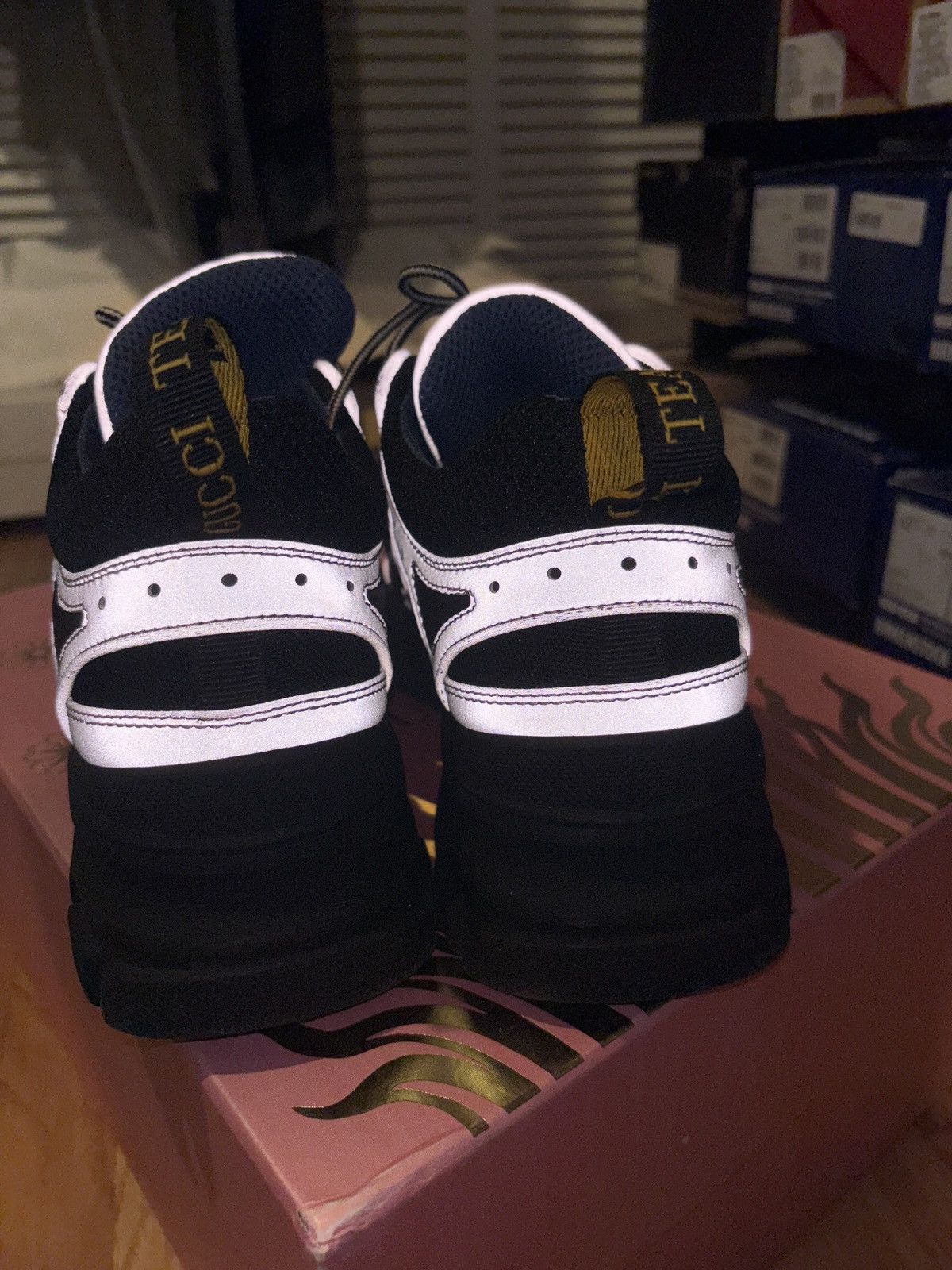 Gucci Gucci reflective flashtrack size 9 special edition box 2018 Size US 9 / EU 42 - 9 Thumbnail