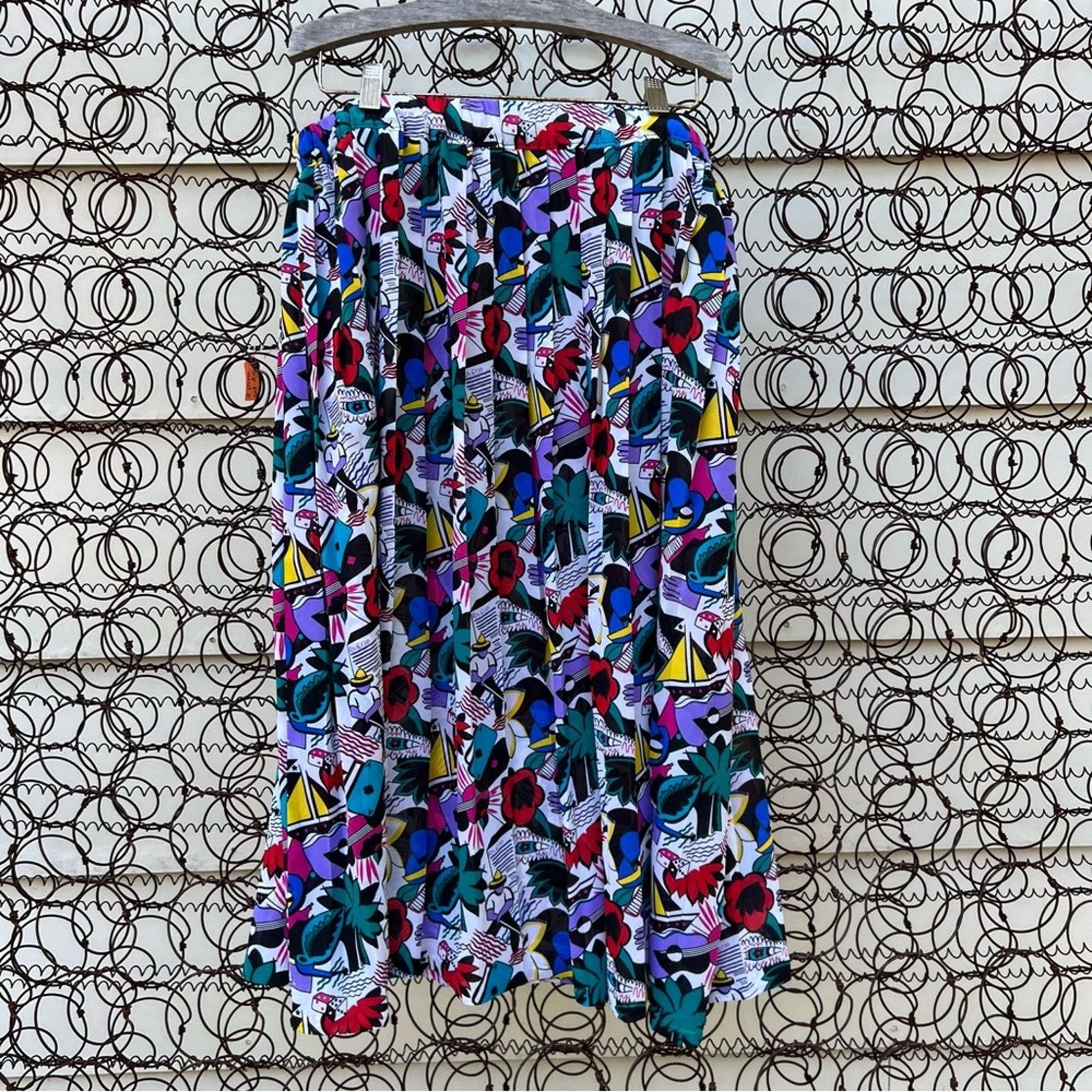 Vintage DianeVonFurstenberg pop art comic graffiti Perma pleat skirt Size 30" / US 8 / IT 44 - 2 Thumbnail