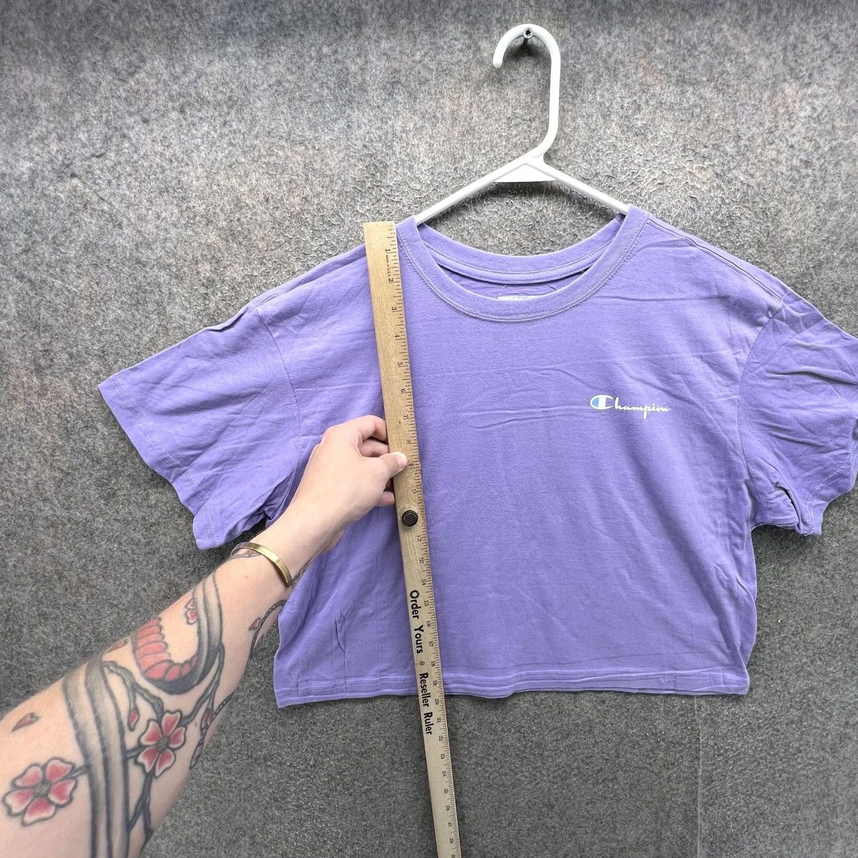 Champion Champion Shirt Womens Large Purple Logo Cropped Crew Neck Short Sleeve Tee Top Size L / US 10 / IT 46 - 6 Thumbnail