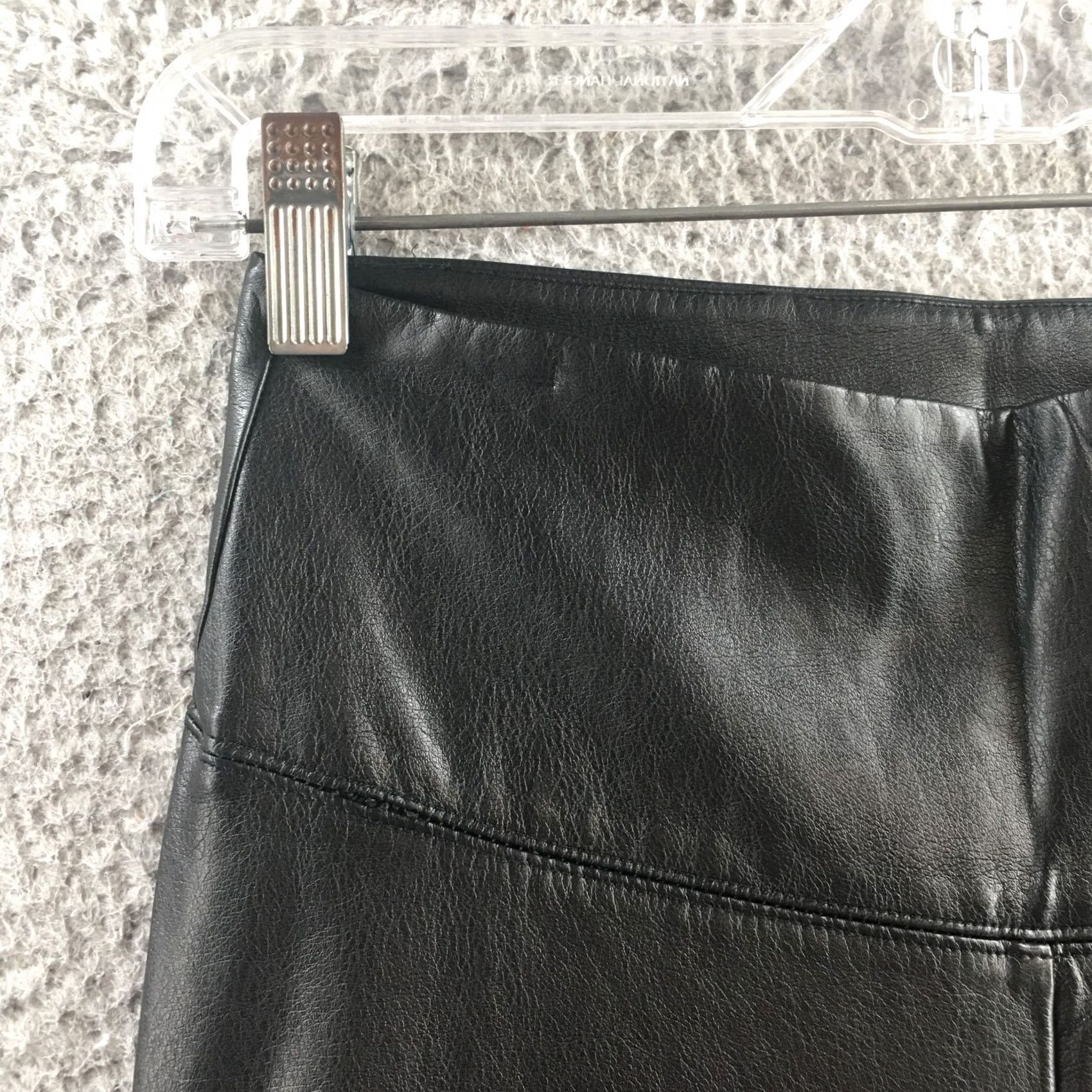 White House Black Market White House Black Market Pants Womens 4 Black Runway Legging Elastic Waist Slim Fit Ankle Pockets Cotton Blend Regular Waist Black Womens 4 Pants Size 27" / US 4 / IT 40 - 3 Thumbnail
